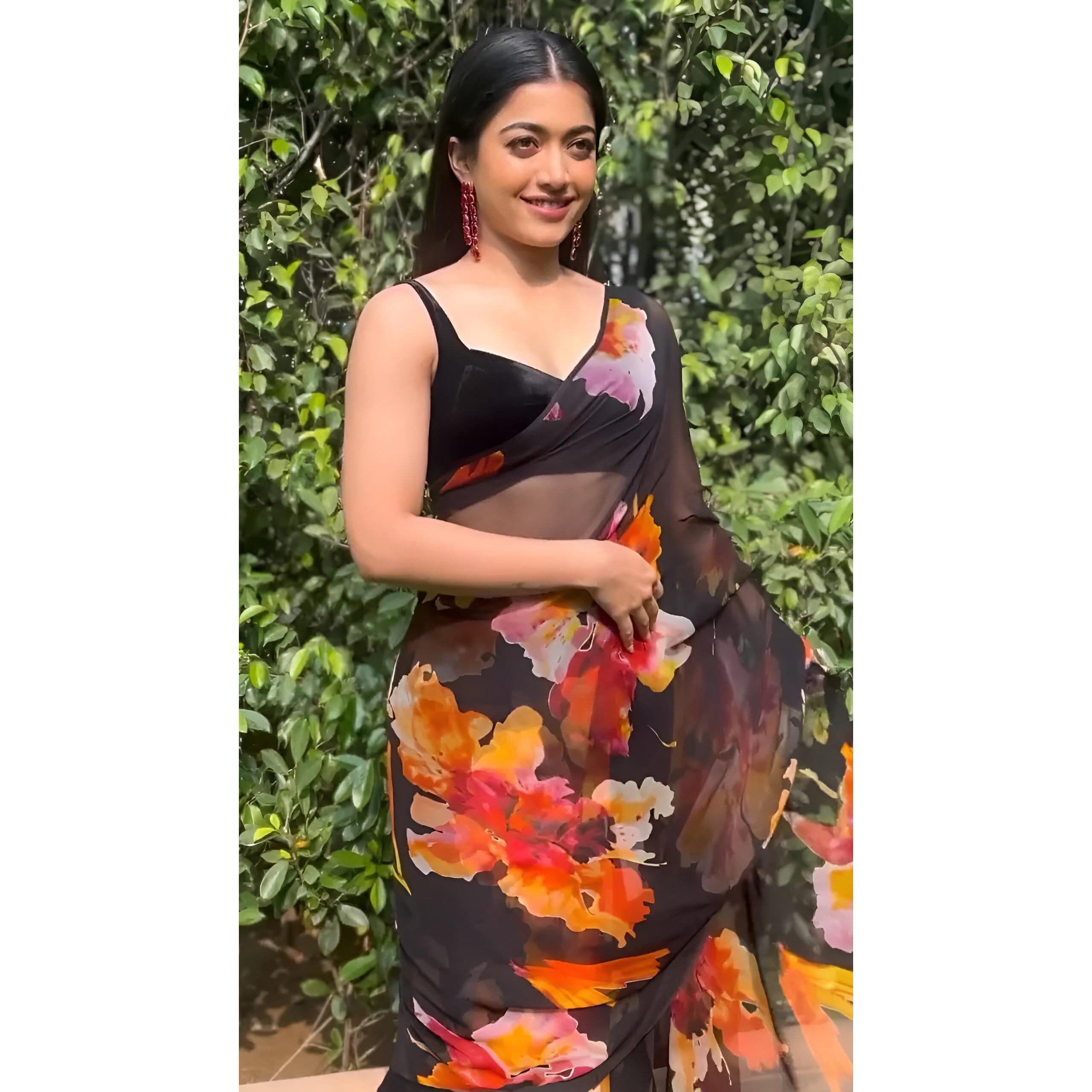 Sidhidata Womens Floral Printed Georgette Saree With Unstitched Blouse Piece (Rashmika Black_Black_Free Size)