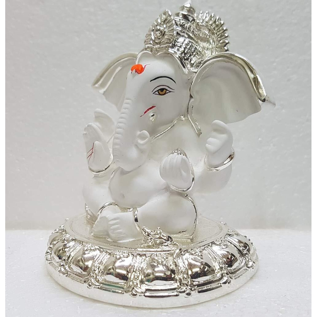 Gold Art India Ceramic Ganesh Idol For Car Dashboard Ganesha Murti Ganpati Idol For Home Decor Puja Lord Ganesh Statue Gift For Office Desk Puja Room Figurine, 8x7x7 cm, Silver
