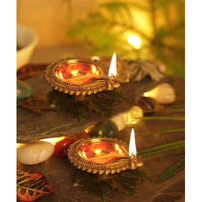 Fashion Bizz Gold Brass Kuber on Stand Diyas Table Diya Set -Pack of 8