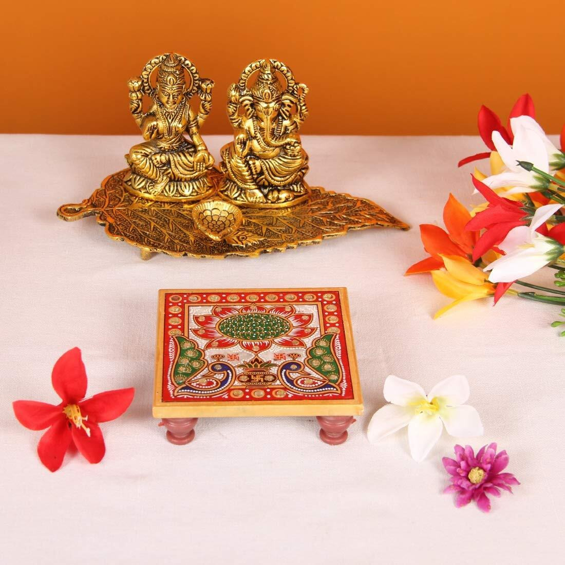 Household Hub Pack Of 4 Marble Chowki Multi Color Peacock Design Multicolor Handpainted Puja Mini Chowki For God Idol Decorative Piece For Home Office Decoration 4X4X1Inch Includes Free Ganesh Ji Idol
