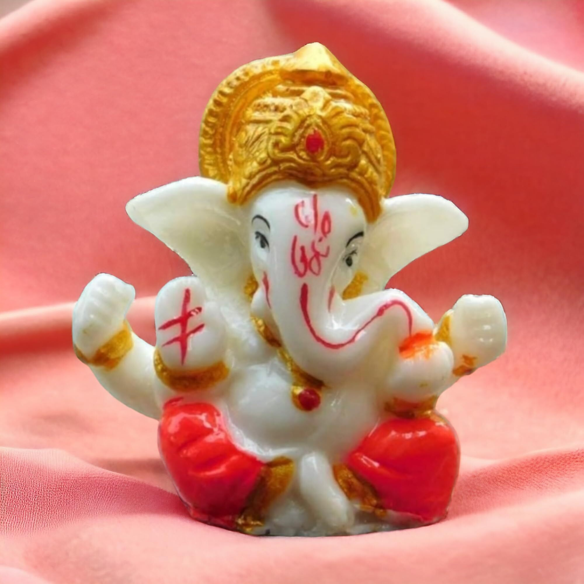 DEVINE Ganpati Idol for Car Dashboard | Beautiful Lord Ganesha Car Dashboard Idol Figurine Showpiece Sculpture Hindu Good Luck God (2.3 x 2.3 Inches)