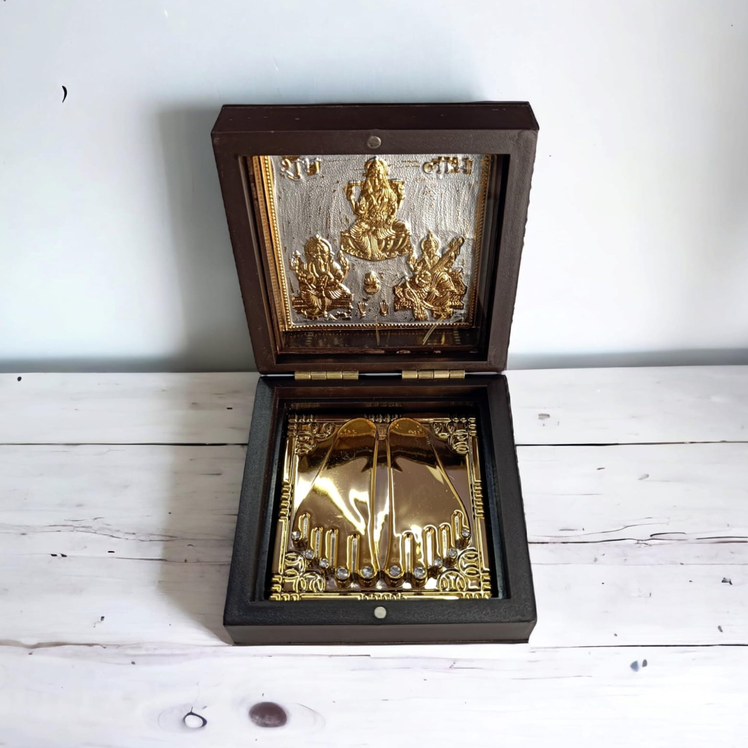 DK trades Gold Coated Ganesh Laxmi Sarswati for Diwali Pooja Box Premium Gold Laxmi Ganesh Sarswati for Diwali Pooja Box| Pocket Temple Laxmi Ganesh Sarswati with Charan Paduka |Unique Home, Office