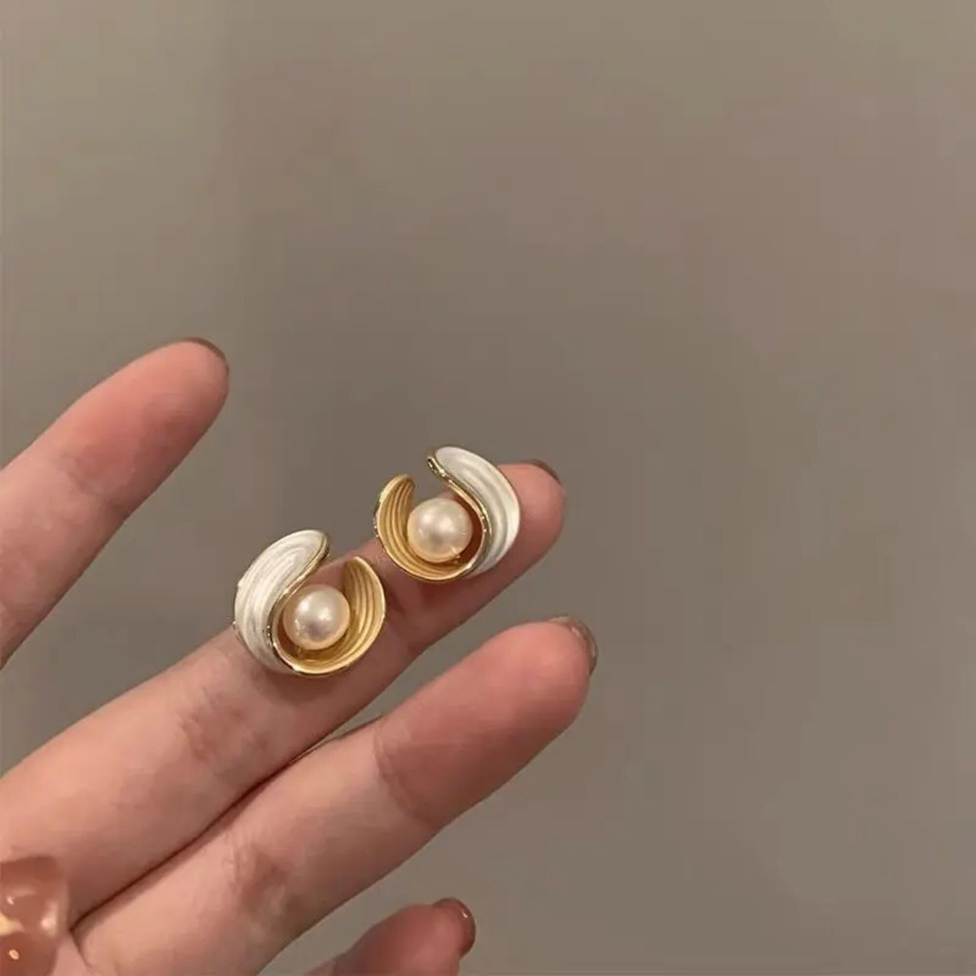 BLACKBOX Elegant Cute Shell Geometric Pearl Stud korean Earrings For Women & Girls | Stylish & Fashionable Earing|Accessories Jewellery for Women|Best Gift for Birthday, Anniversary & Wedding