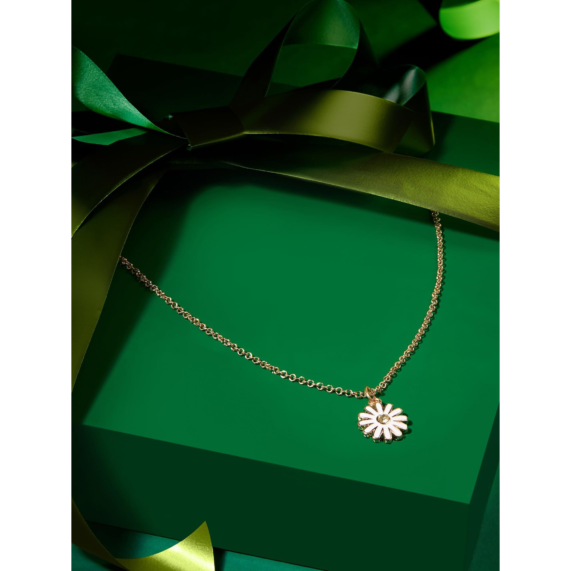 ZAVERI PEARLS White Enamel Contemporary Flower Pendant & Chain For Women-ZPFK16226