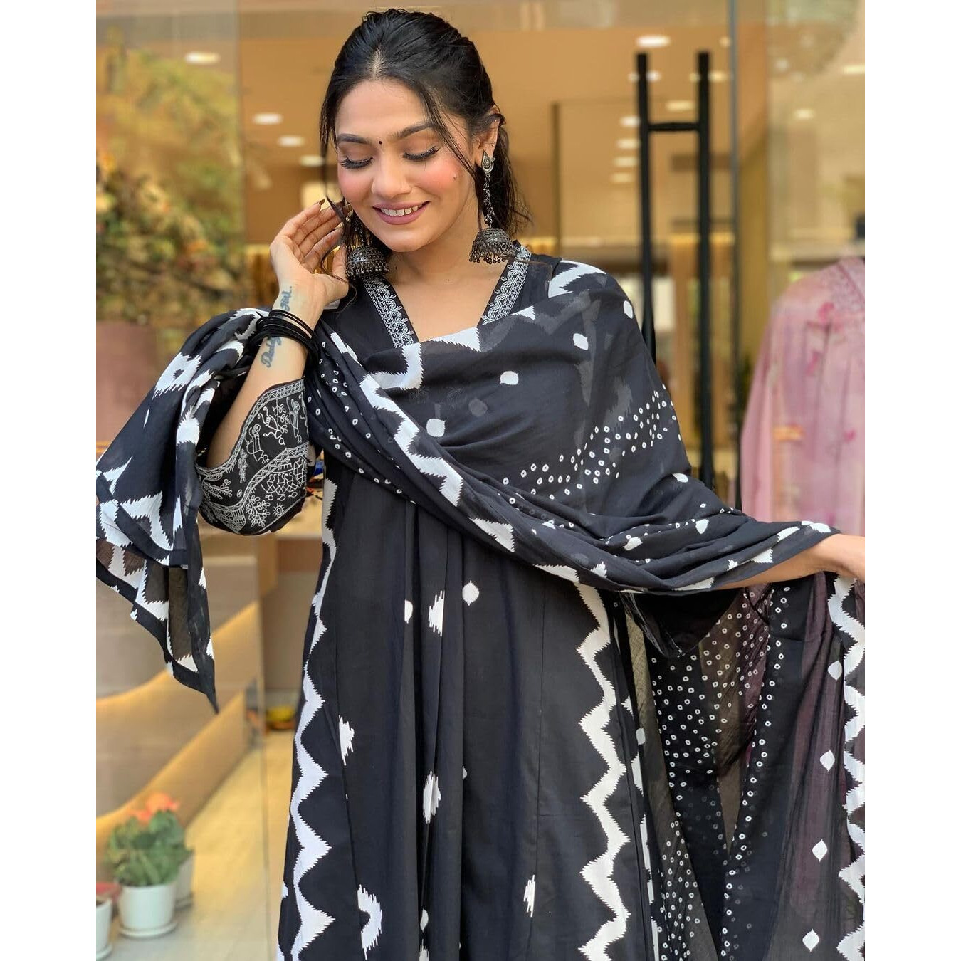 KLOSIA Viscose Women Printed A-Line Kurta Pant With Dupatta (IN, Alpha, XL, Black)