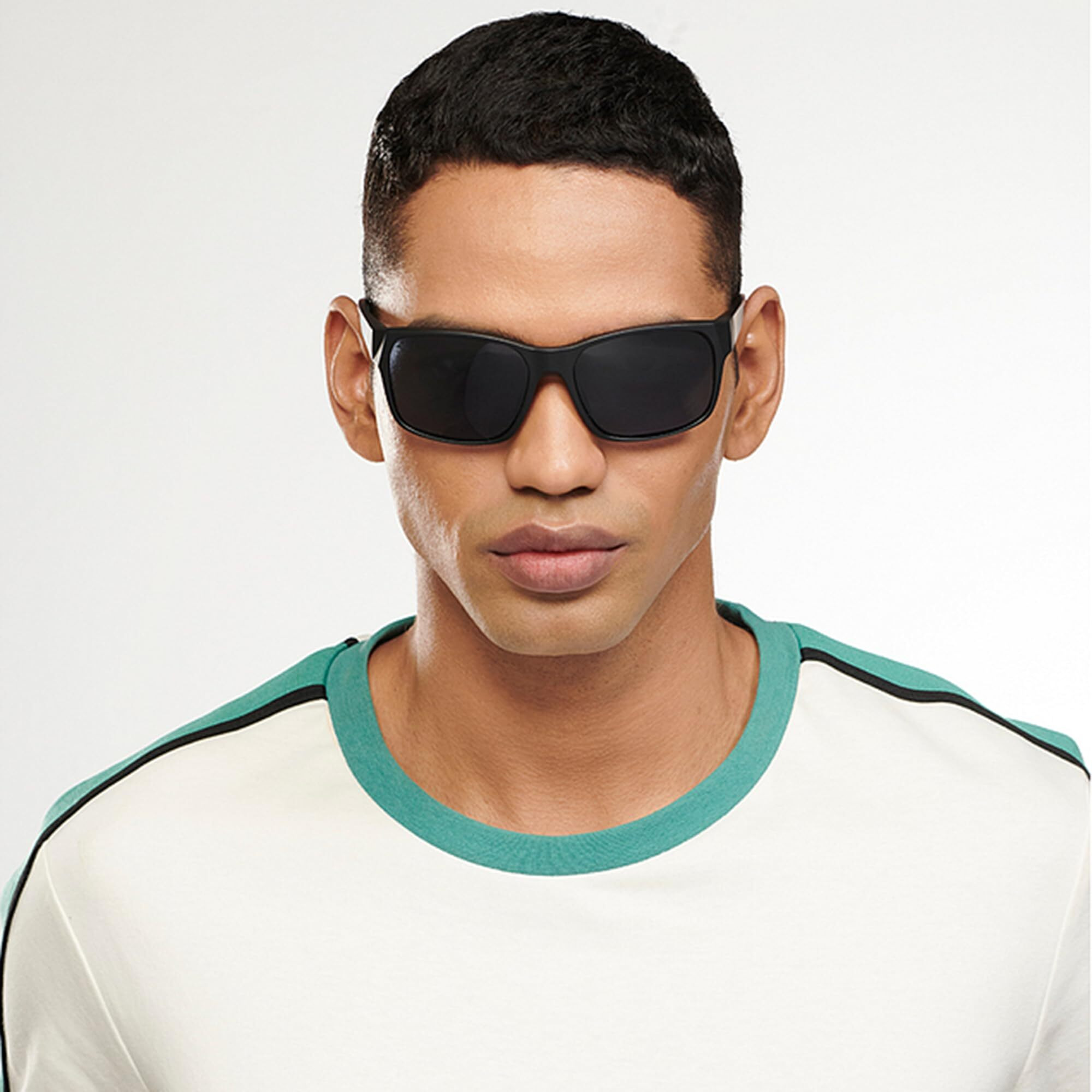 VINCENT CHASE EYEWEAR By Lenskart | Full Rim Square Sunglasses| Polarized And 100% Uv Protected | Men & Women | Medium | Vc S14462 (Color-Black)-Pack Of 1