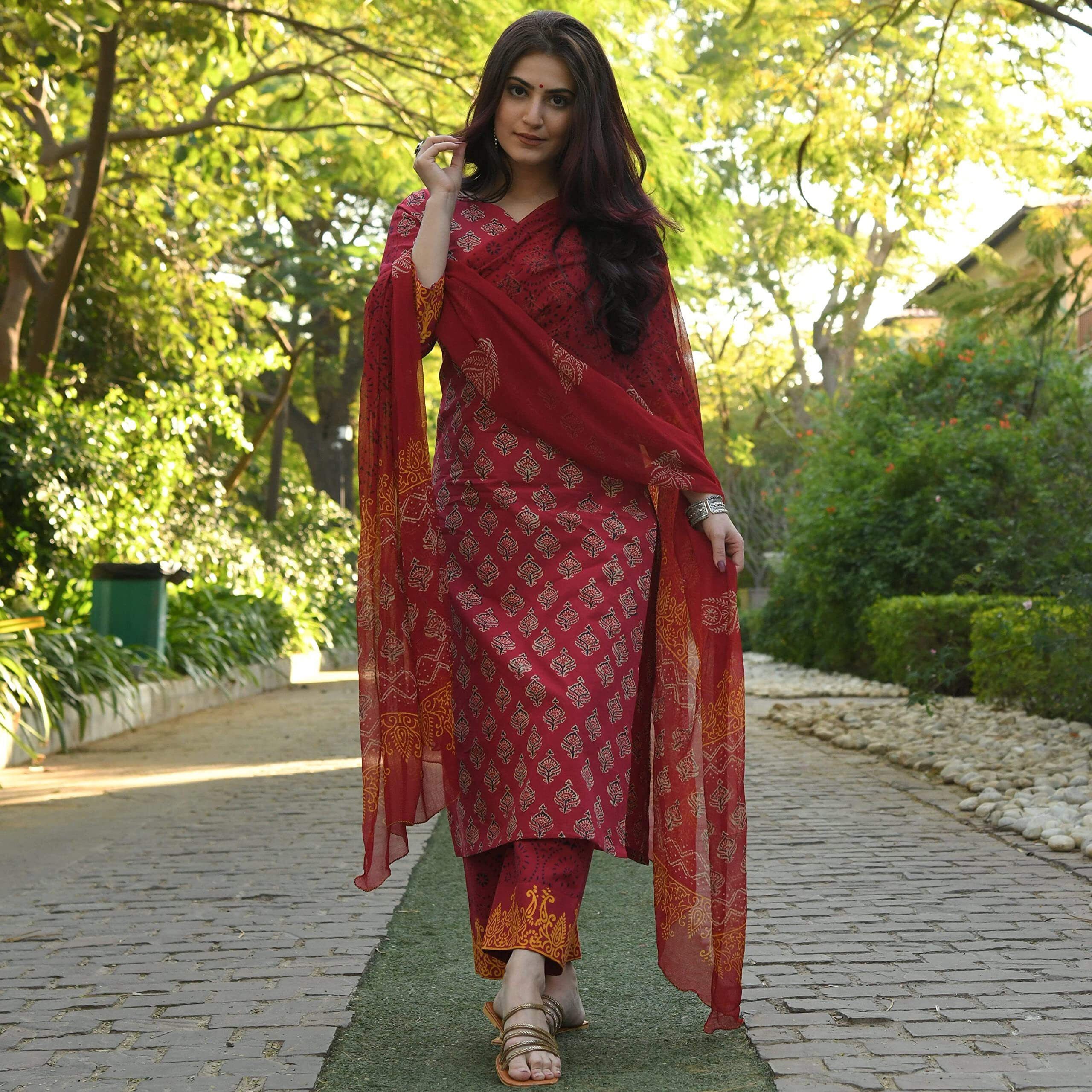 GoSriKi Women's Rayon Floral Printed Straight Kurta with Pants & Dupatta (Shank-Maroon-Nw08_XL-GS_Maroon_X-Large)