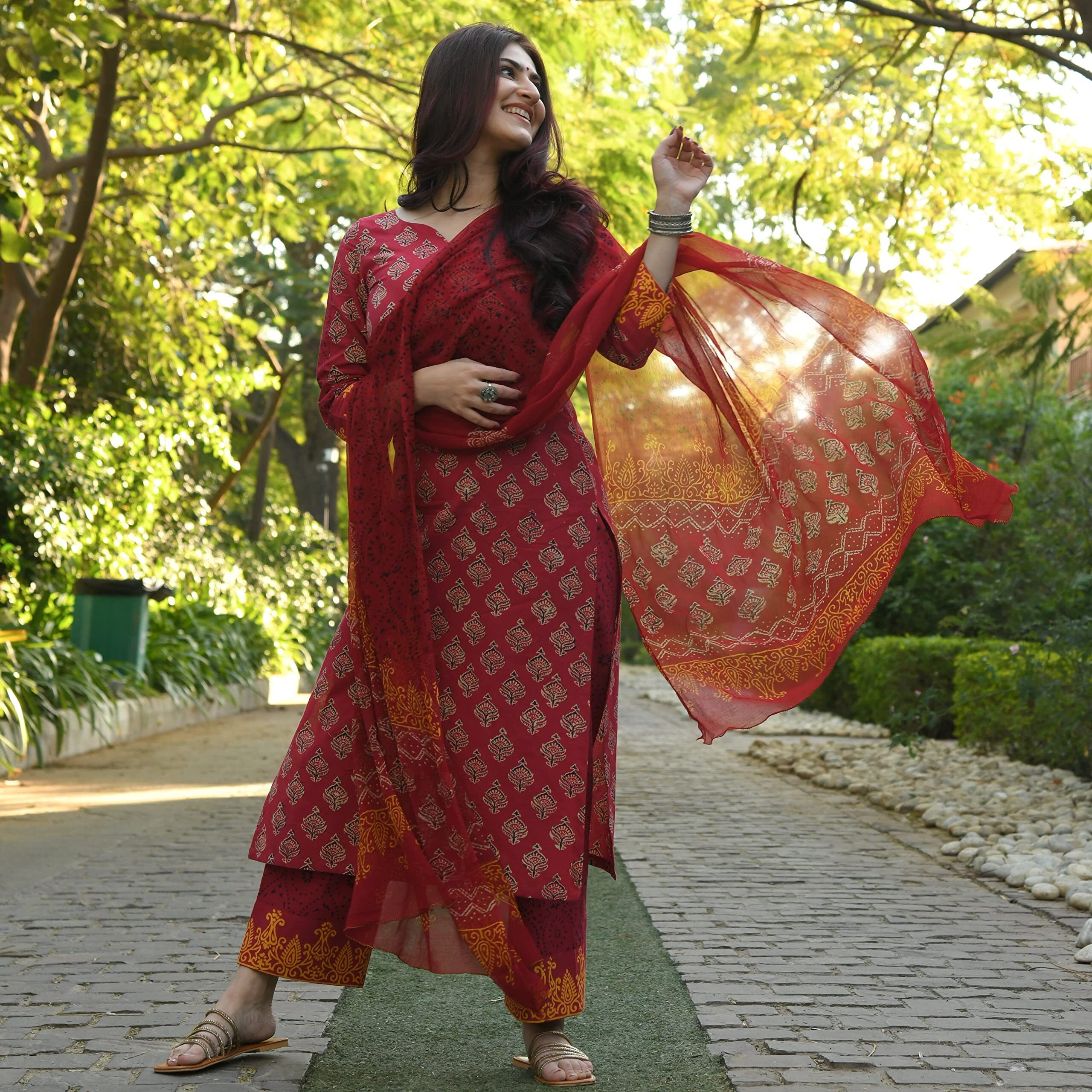 KLOSIA Women Printed Kurta and Pant Set with Dupatta (Large) Maroon