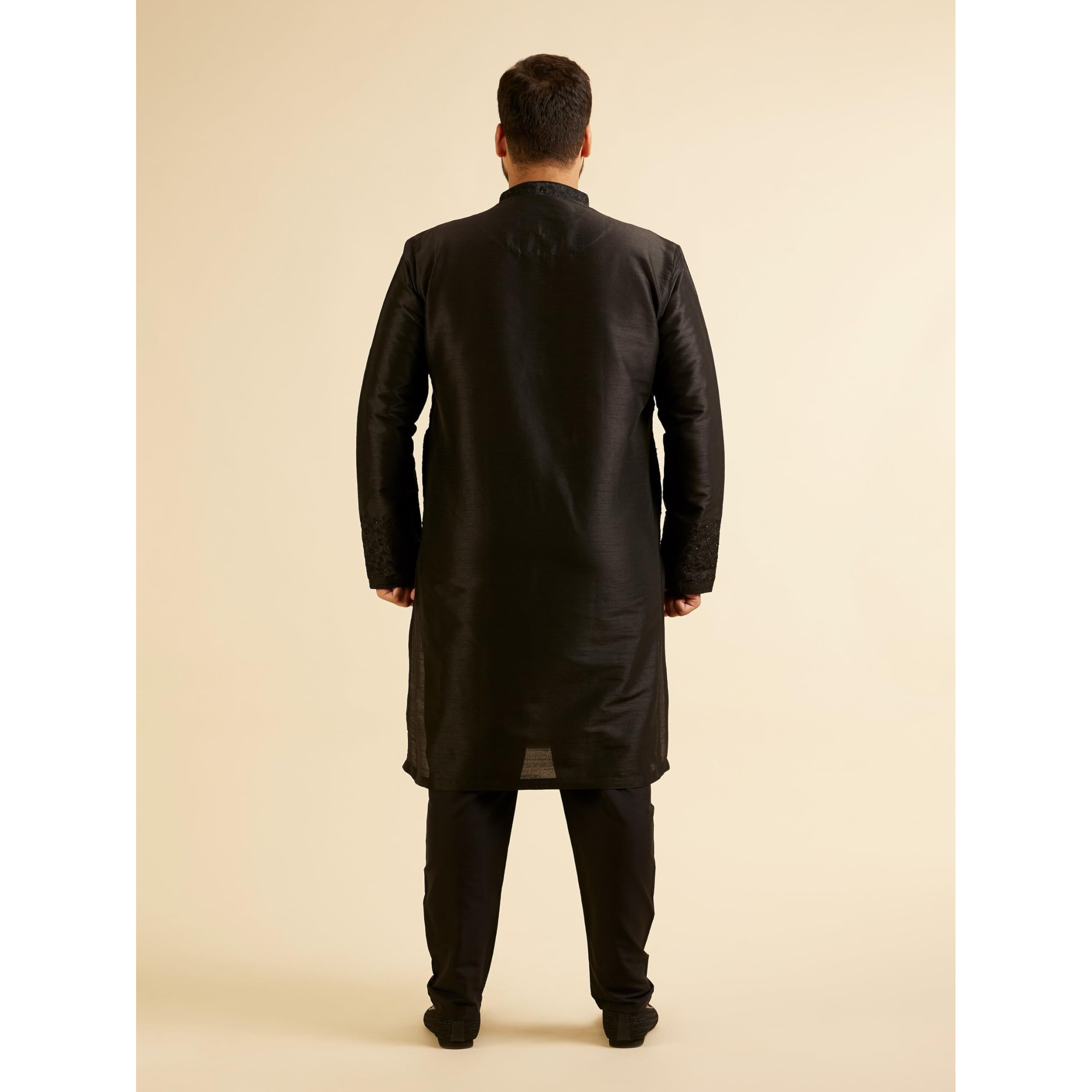 Manyavar Men's Silk blend Embroidered Kurta Pyjama Set (Black,05XL)