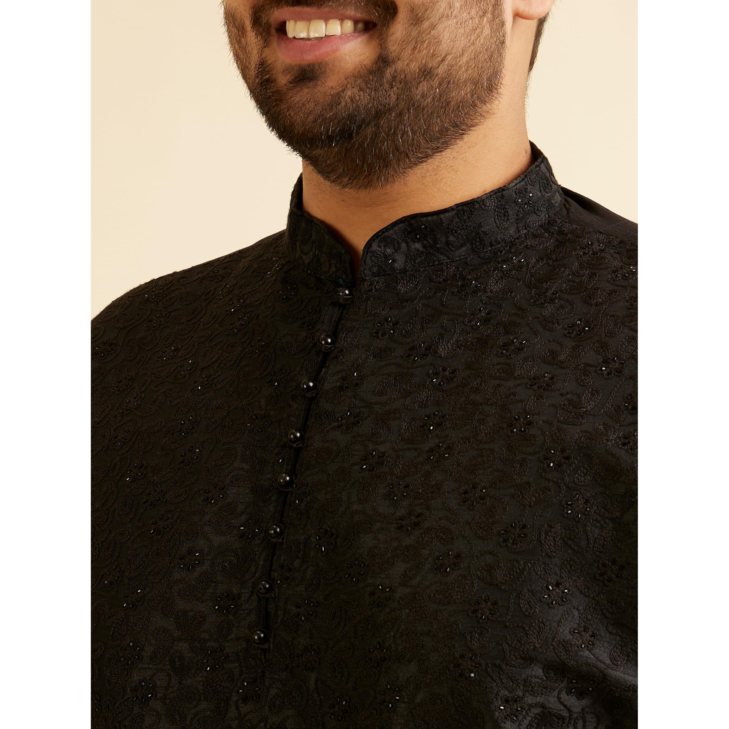 Manyavar Men's Silk blend Embroidered Kurta Pyjama Set (Black,05XL)