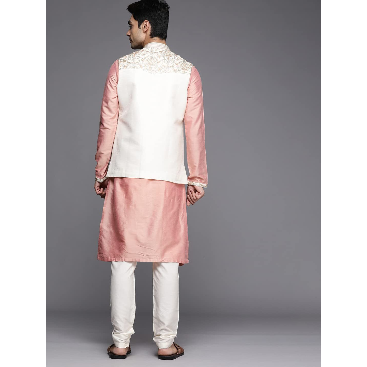 Manyavar Kurta Jacket Set for Men, Full Sleeves Mandarin Collar Ethnic Wear Jacket Set for Festival, Wedding, Party Blended Viscose (Peach, L)