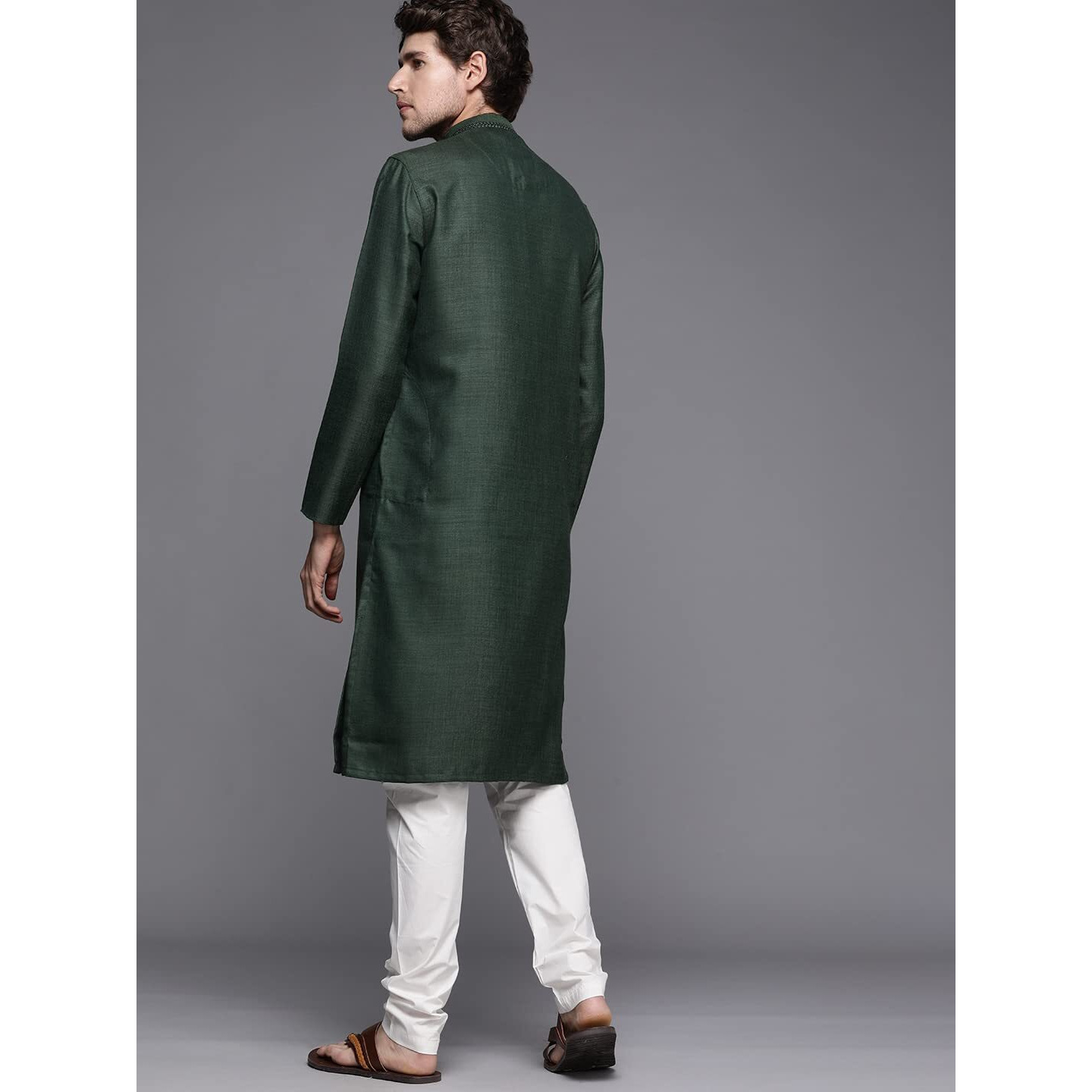 Manyavar Kurta Set for Men, Full Sleeves Mandarin Collar Ethnic Kurta Set For Engagement, Wedding, Party Solid Kurta Set Blended Viscose (Green, L)