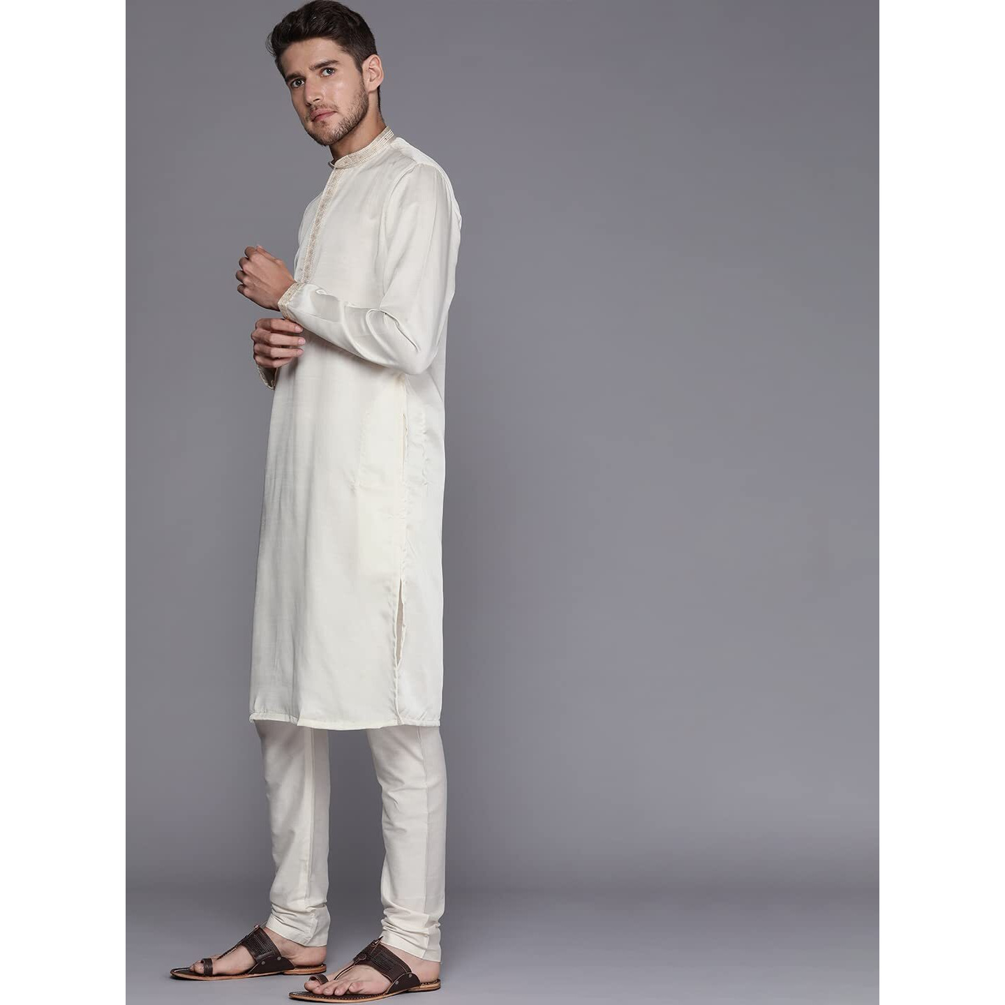 Manyavar Kurta Jacket Set for Men, Full Sleeves Mandarin Collar Ethnic Wear Jacket Set for Festival, Wedding, Party Satin (Off White, M)