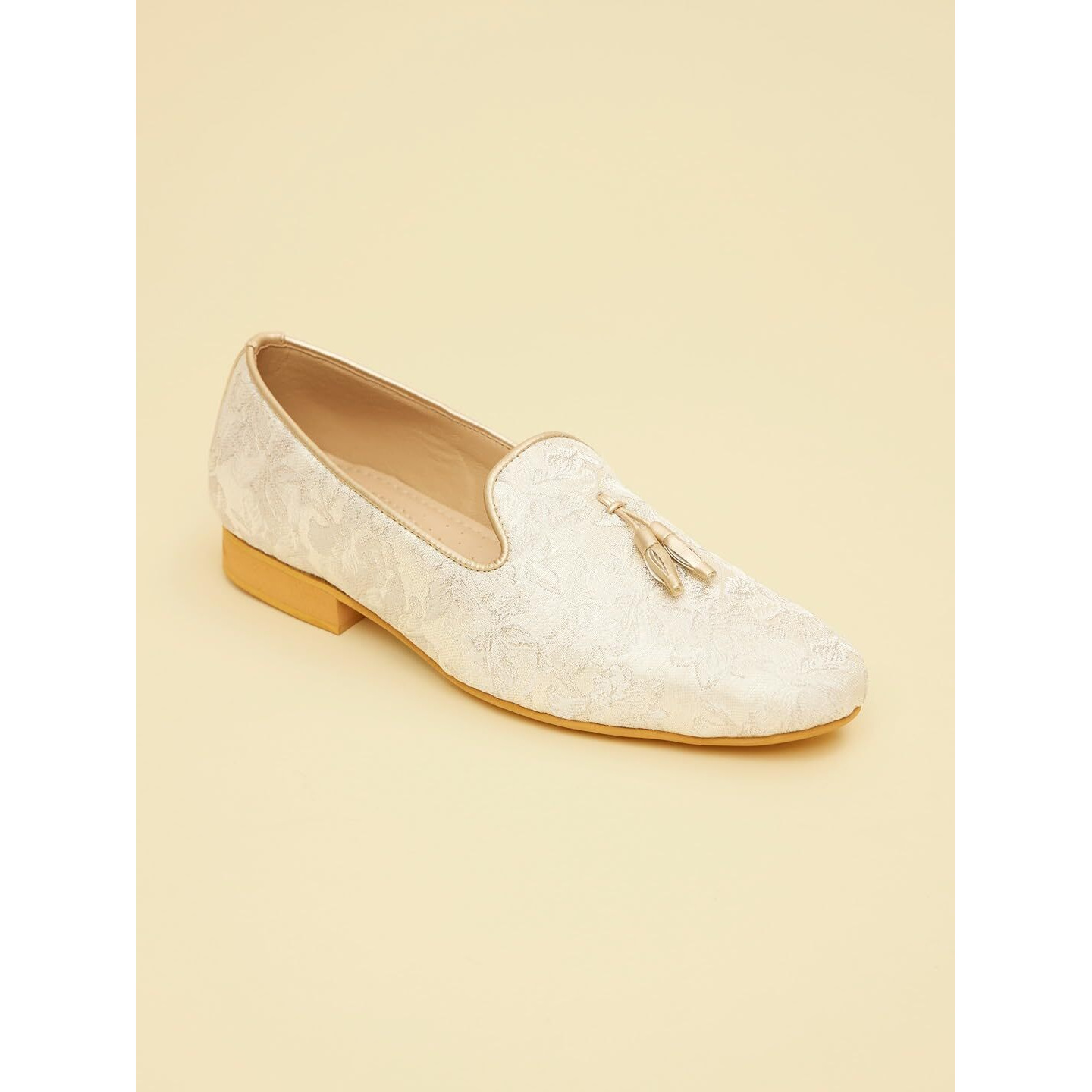 Manyavar Biscuit Patterned Juti | Men's Ethnic Jutti | Juttis and Mojaris Cream