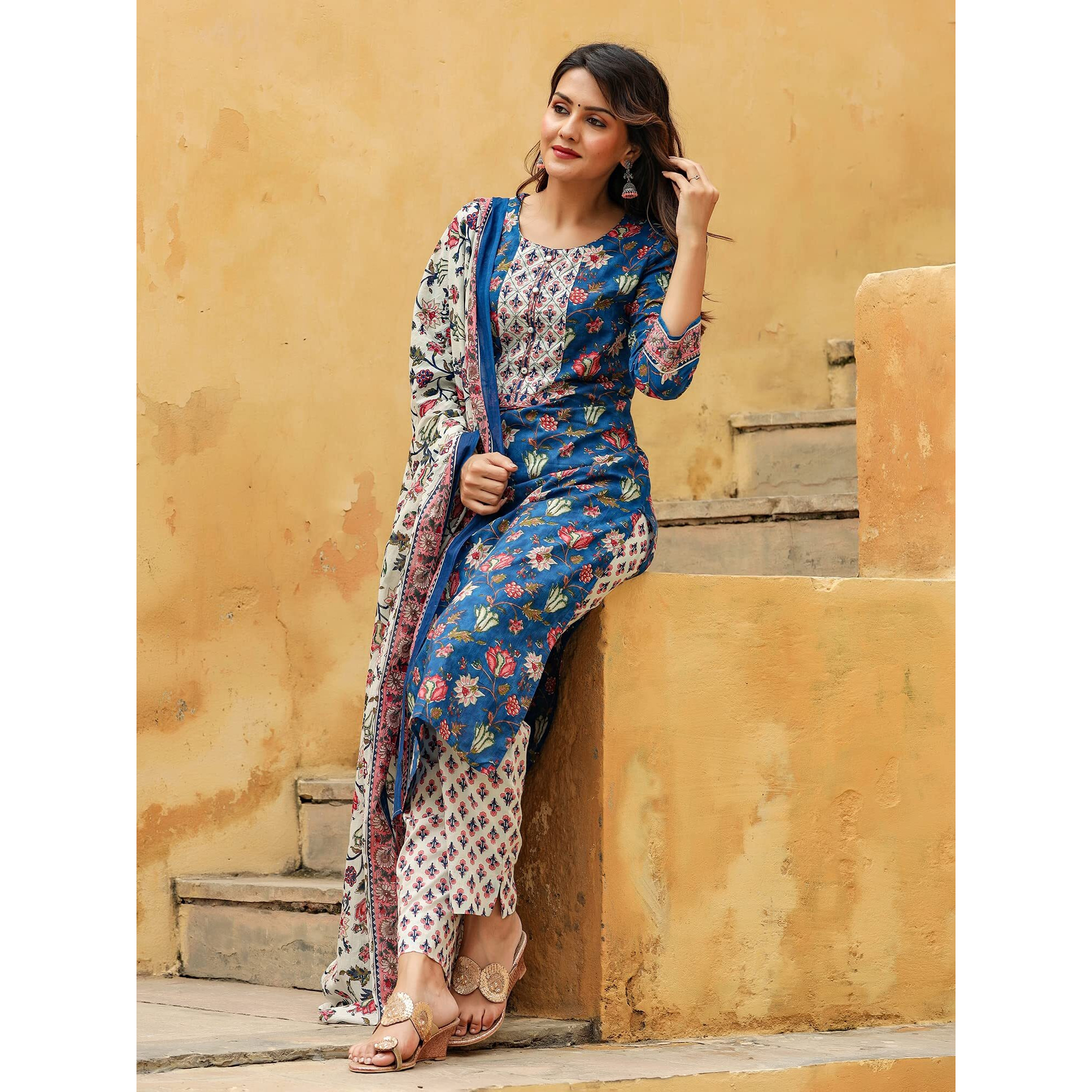 Vaamsi Women's Floral Printed Straight Kurta Pant With Dupatta Set (VKSKD1238_Blue_XL)
