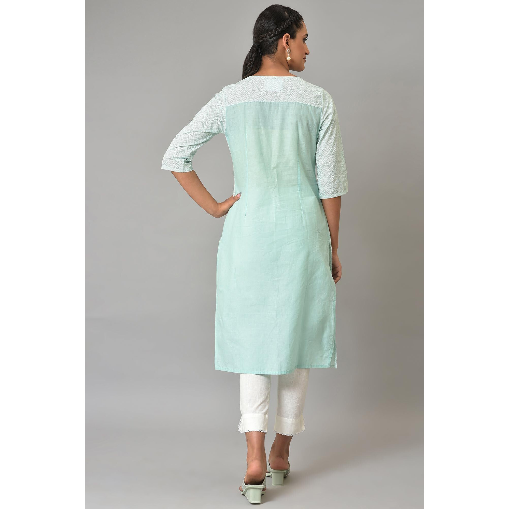 Aurelia Women's Floral Regular Blue Printed Cotton Kurta (23FEA13902-506704