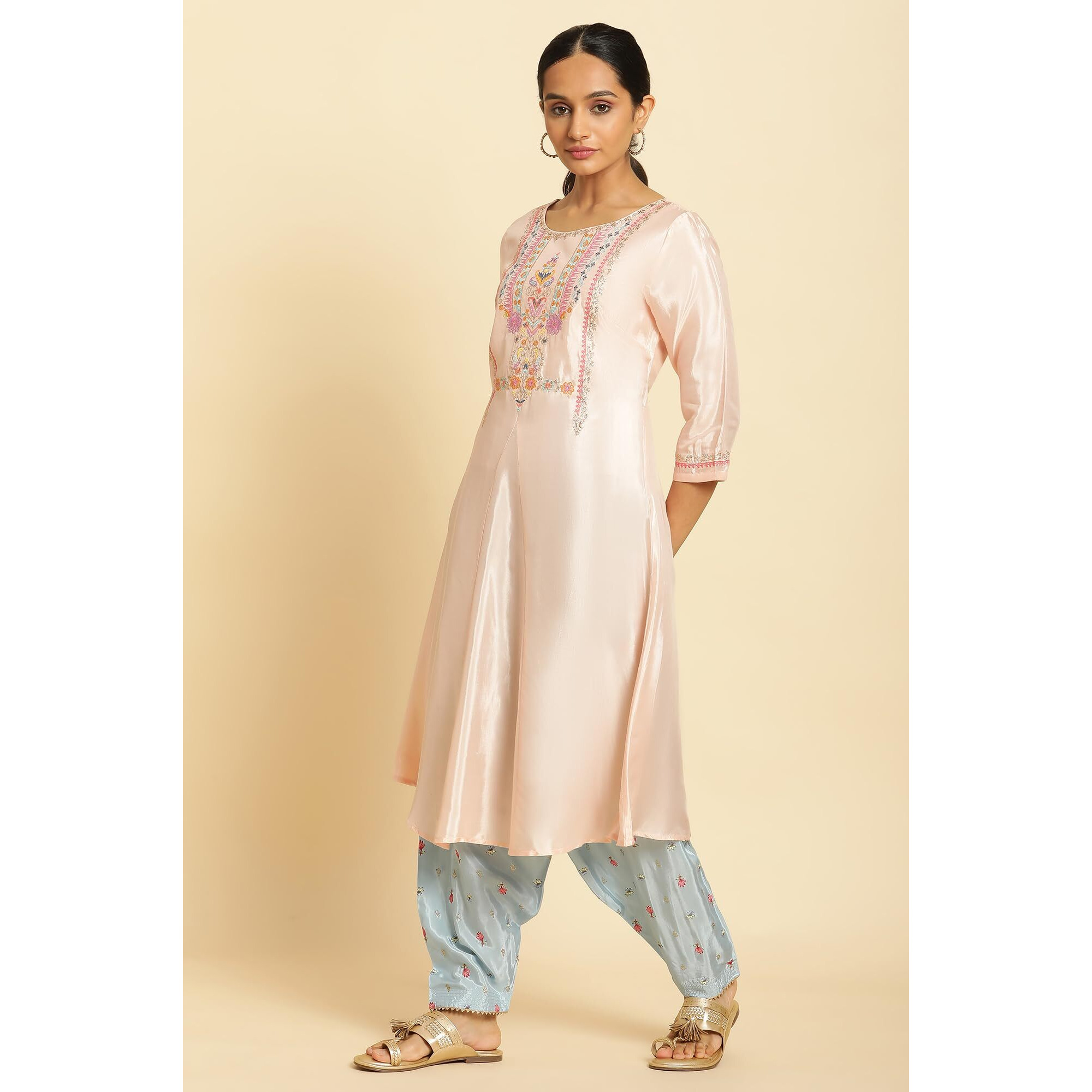 W for Woman Women's Viscose Solid Regular Kurta (23AUW19242-219277_Peach_12)