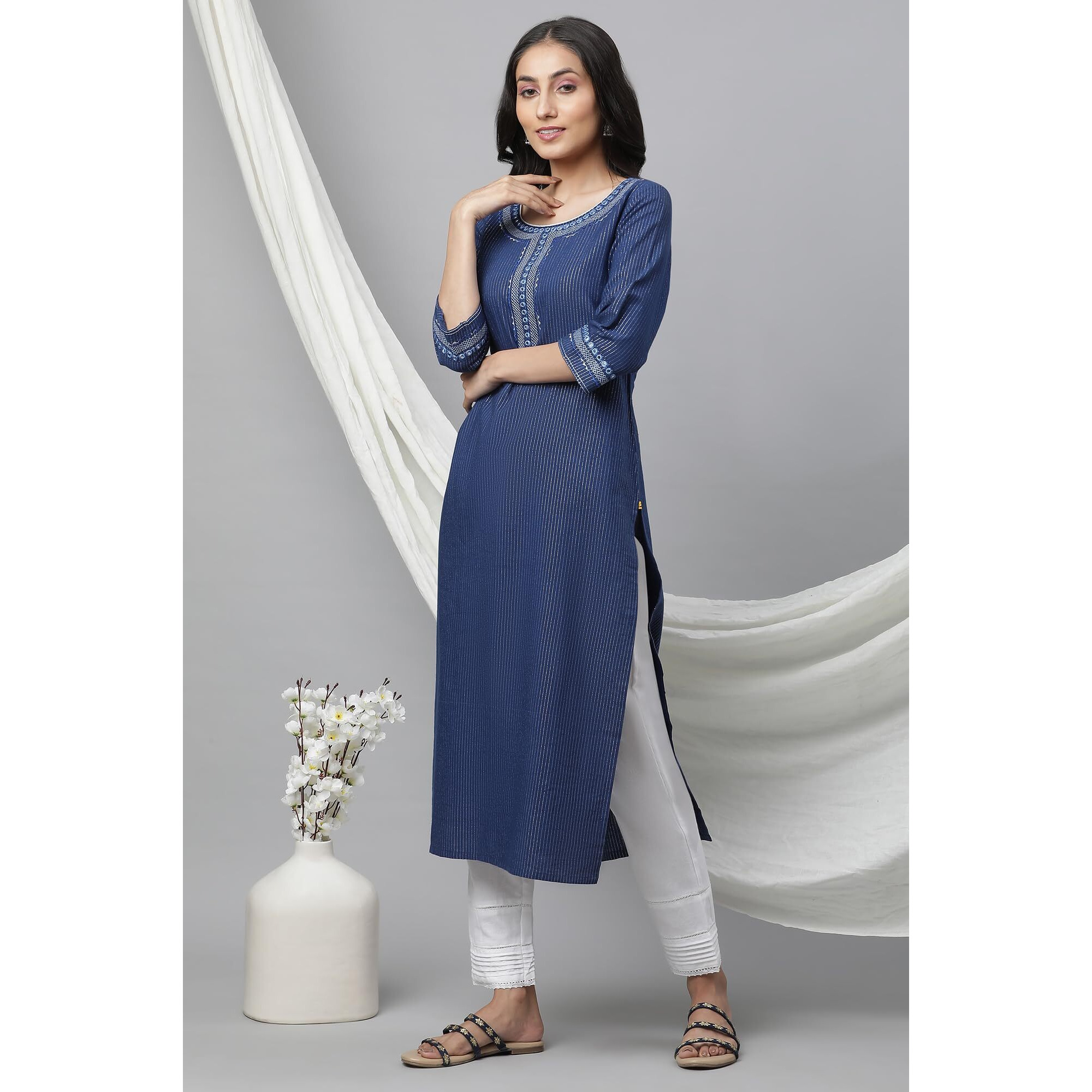 Aurelia Women's Blue Stripes Yarn Dyed Yarn Dyed Lurex Straight Kurta_23AUA14423-704549_XS