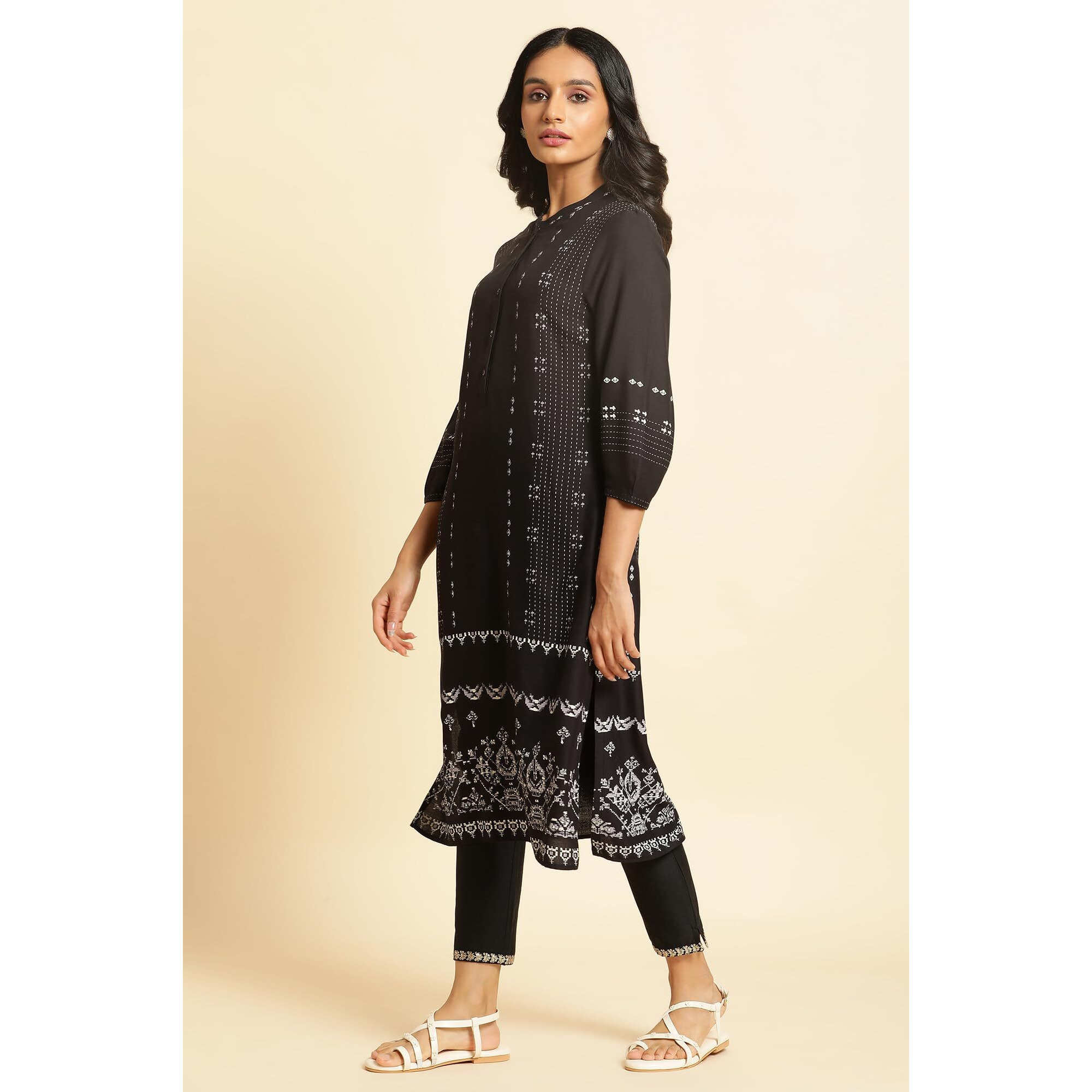 W For Woman Black Geometric Printed Straight Long Kurta