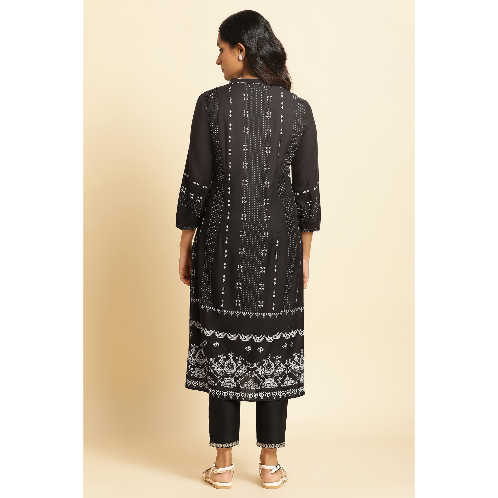 W For Woman Black Geometric Printed Straight Long Kurta