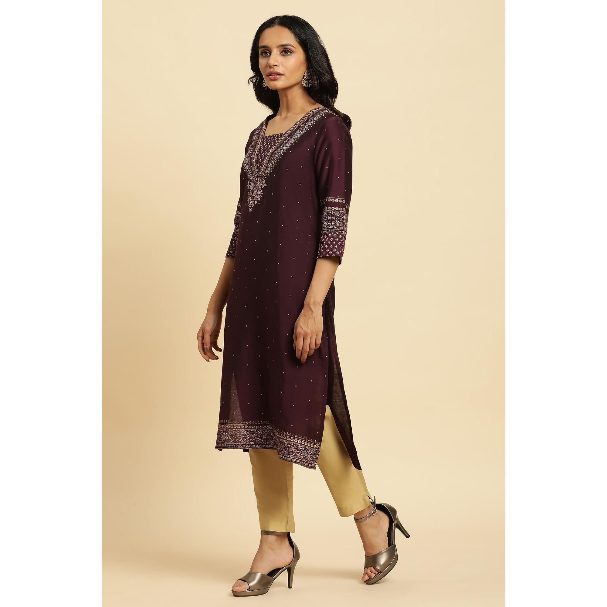 W for Woman Purple Embellished Straight Festive Kurta_23AUW10286-122888_XS