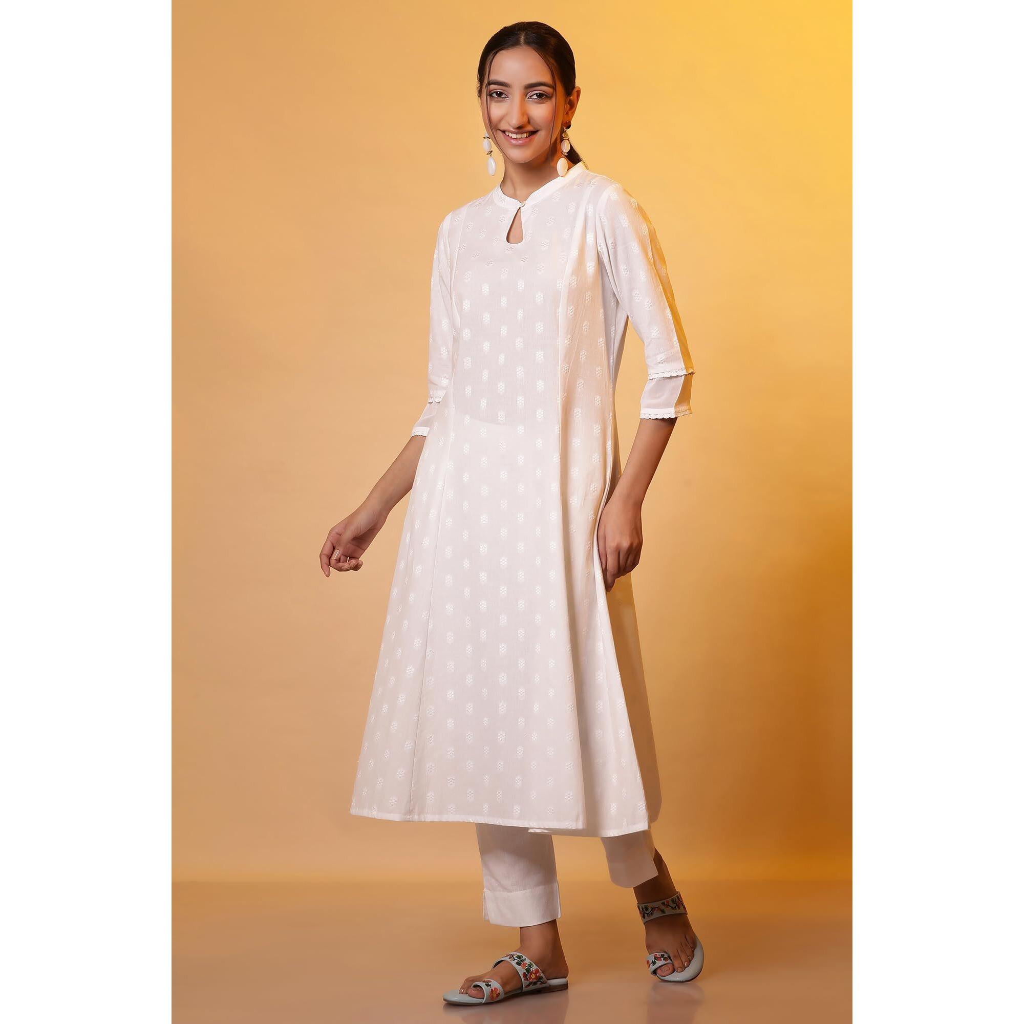 Aurelia White Floral Printed Printed Cotton-Rayon Blend Regular Kurta for Women