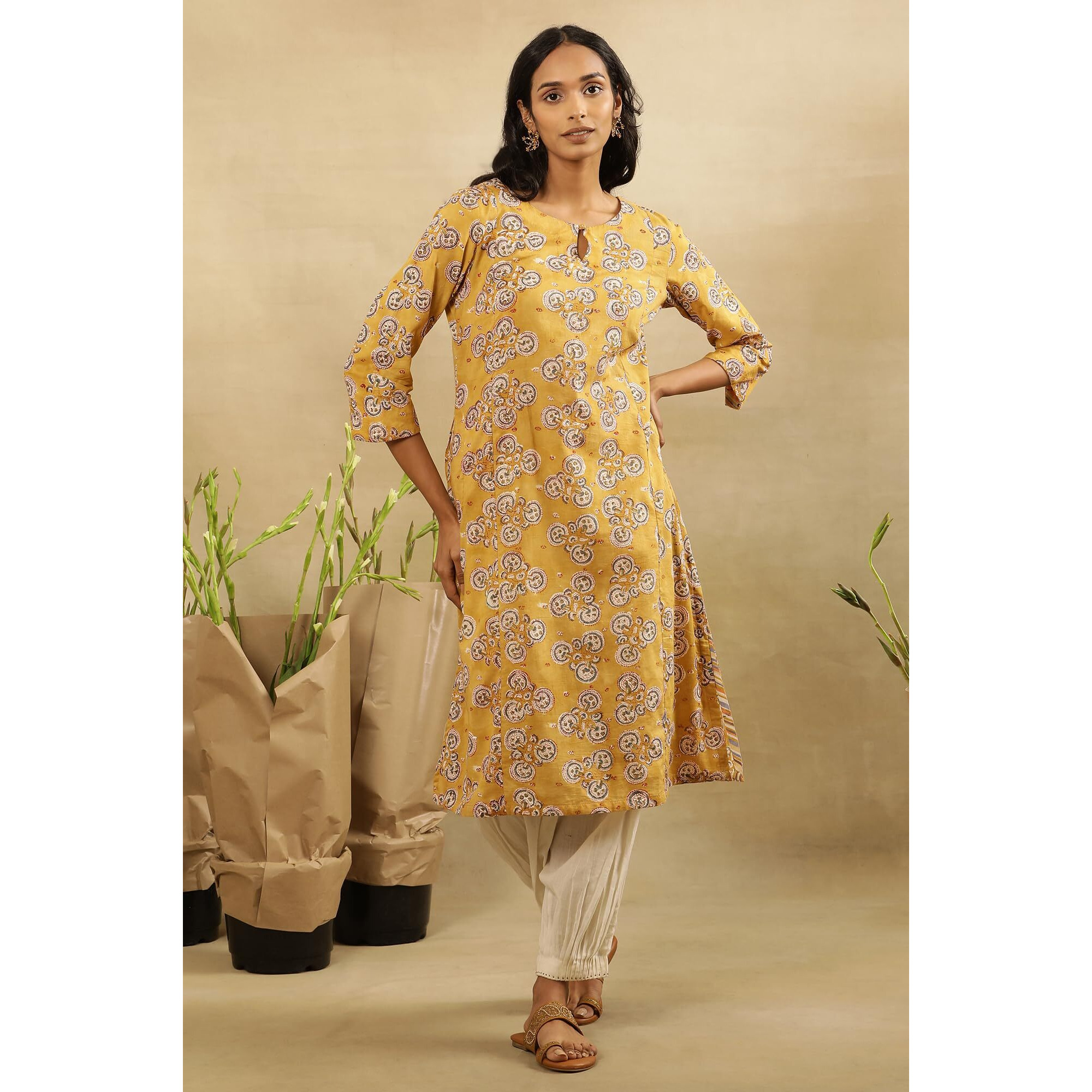 W for Woman Folksong by W Women Yellow Printed Cotton Straight Kurta_24MAF11842-911191_XS