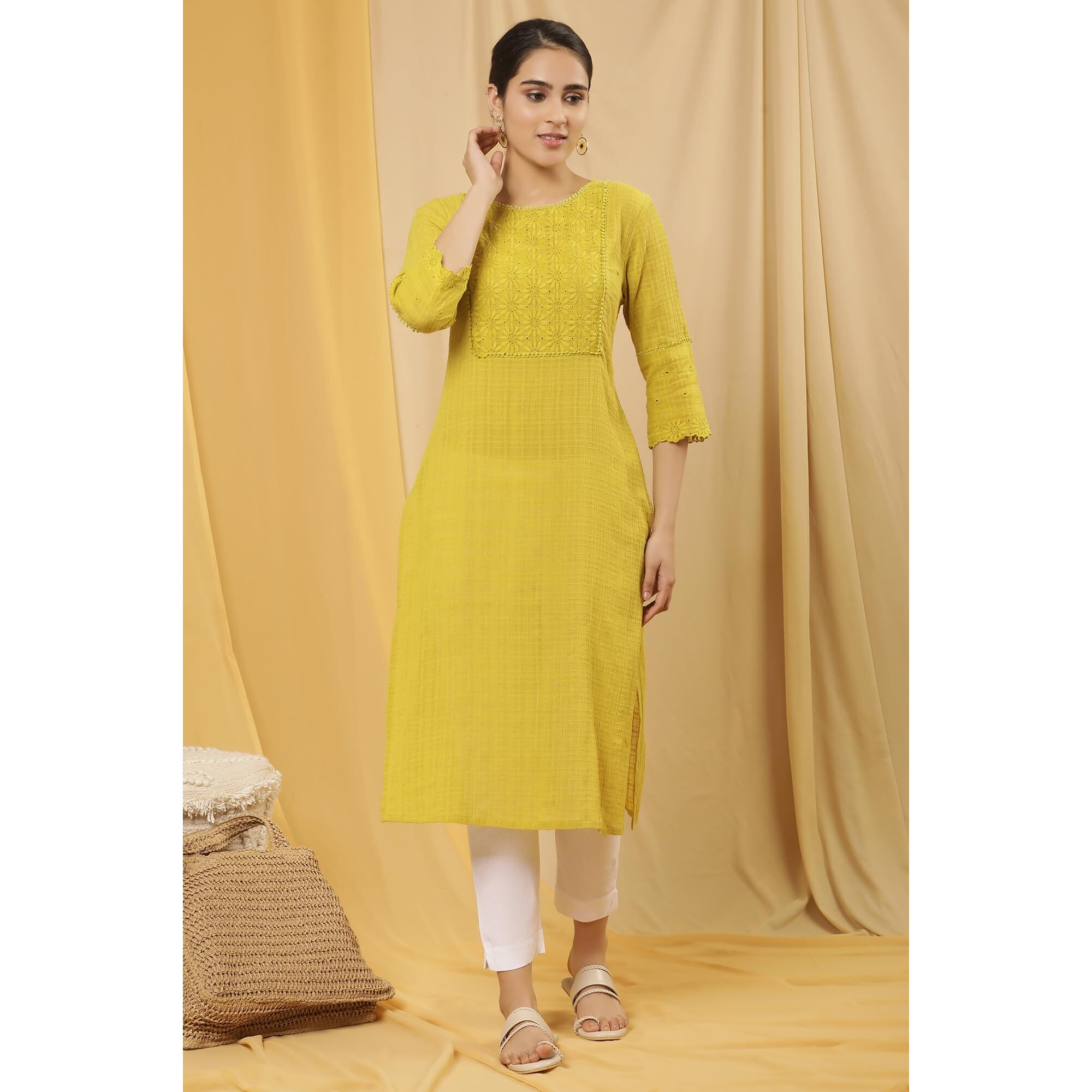 W for Woman Yellow Embroidered Cotton Straight Kurta_24FEW11368-221947_S