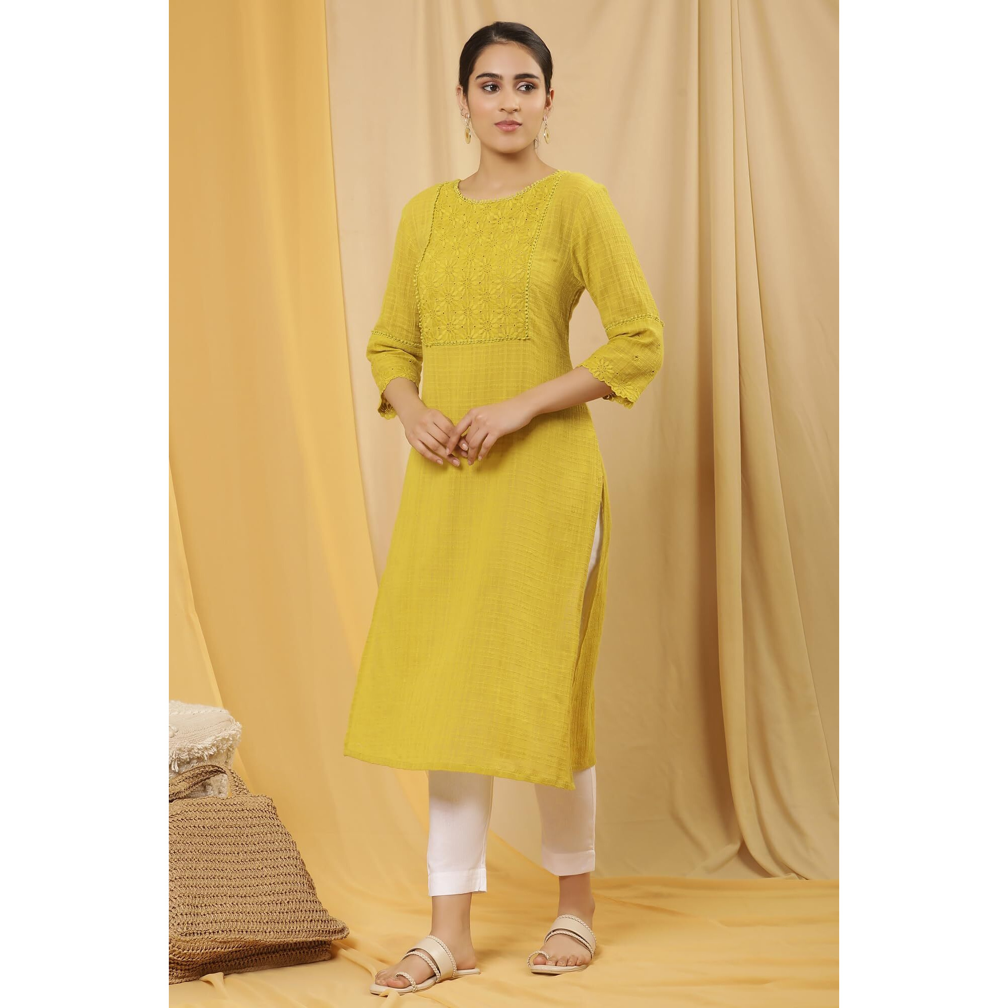W for Woman Yellow Embroidered Cotton Straight Kurta_24FEW11368-221947_S