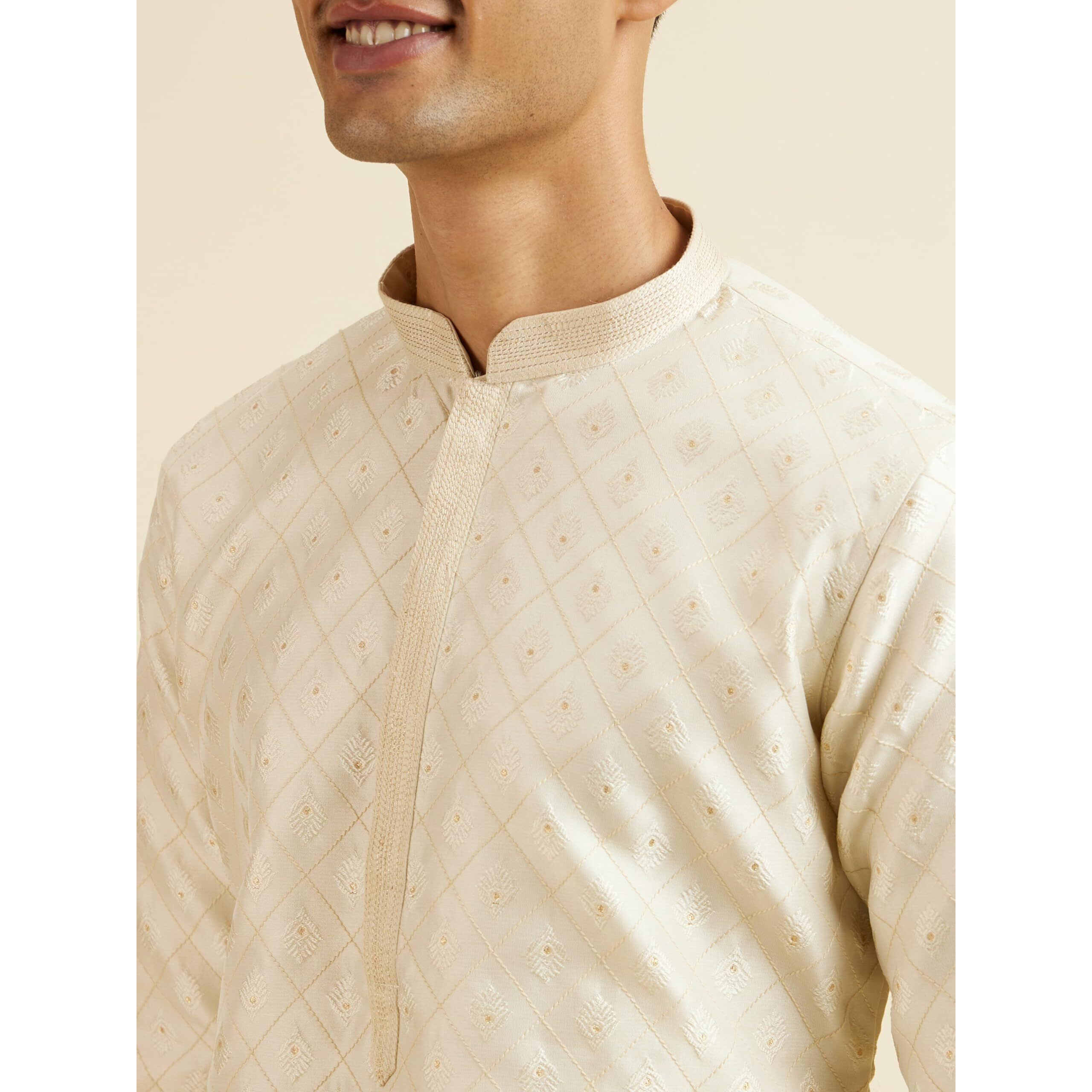 Manyavar Men's Art Silk Jacquard Embroidered Kurta Pyjama Set (Cream,XL)
