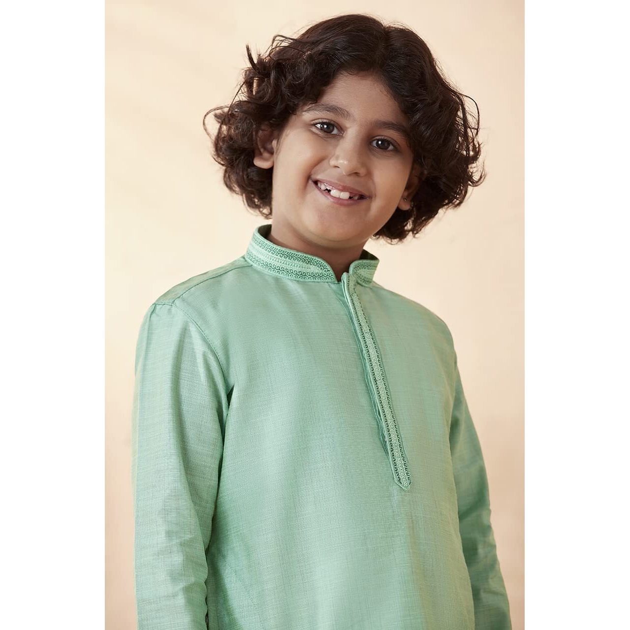 Manyavar Boys Kurta & Pajama Set, Mandarin Collar with Button Closure, Full Sleeve Kurta Set for Kids, Self Design, Blended Silk (Green)