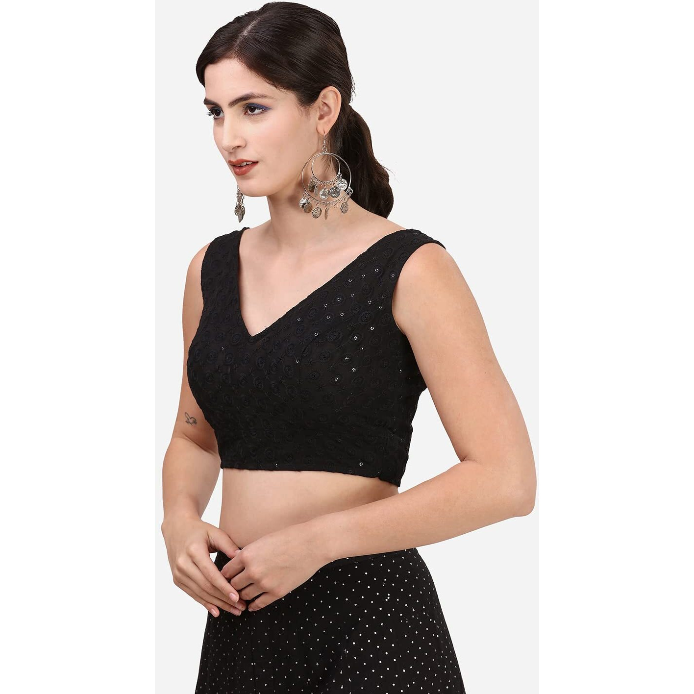 OOMPH Women's Indian Ethnic Wear Designer Round Leaf Pattern V Neck Sleeveless Cotton Black Blouse for Saree or Lehnga and BlousePalazzos or Skirts for a Fusion Twist.