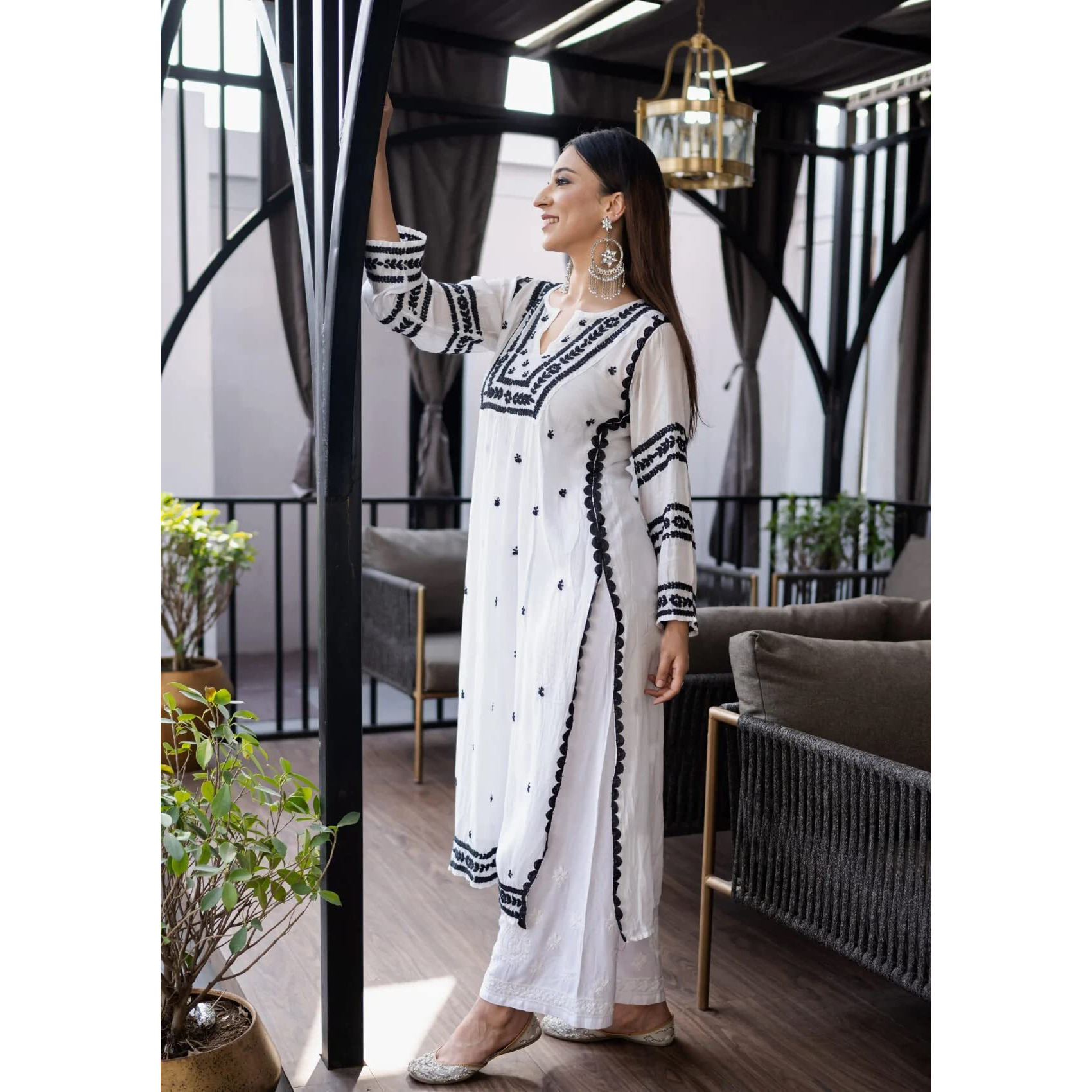 ANNI DESIGNER Women's Cotton Blend Embroidered Straight Kurta (Stho-White-Nw_M_White_Medium)