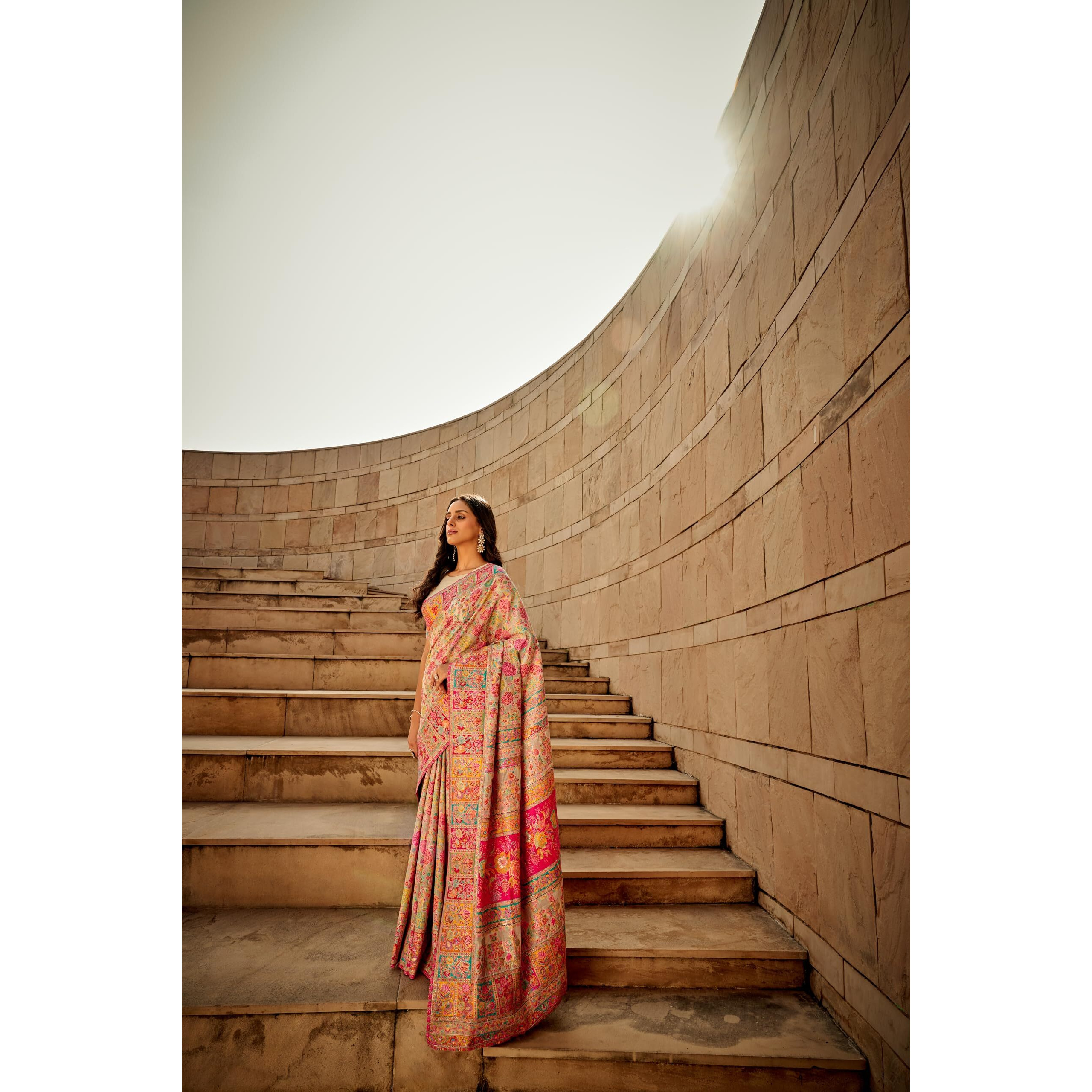 MADHUHANSH Womens Kasamiri Cotton Patola Letest Designer Saree with Unstitched Blouse With Boluse Piece (CREAM)