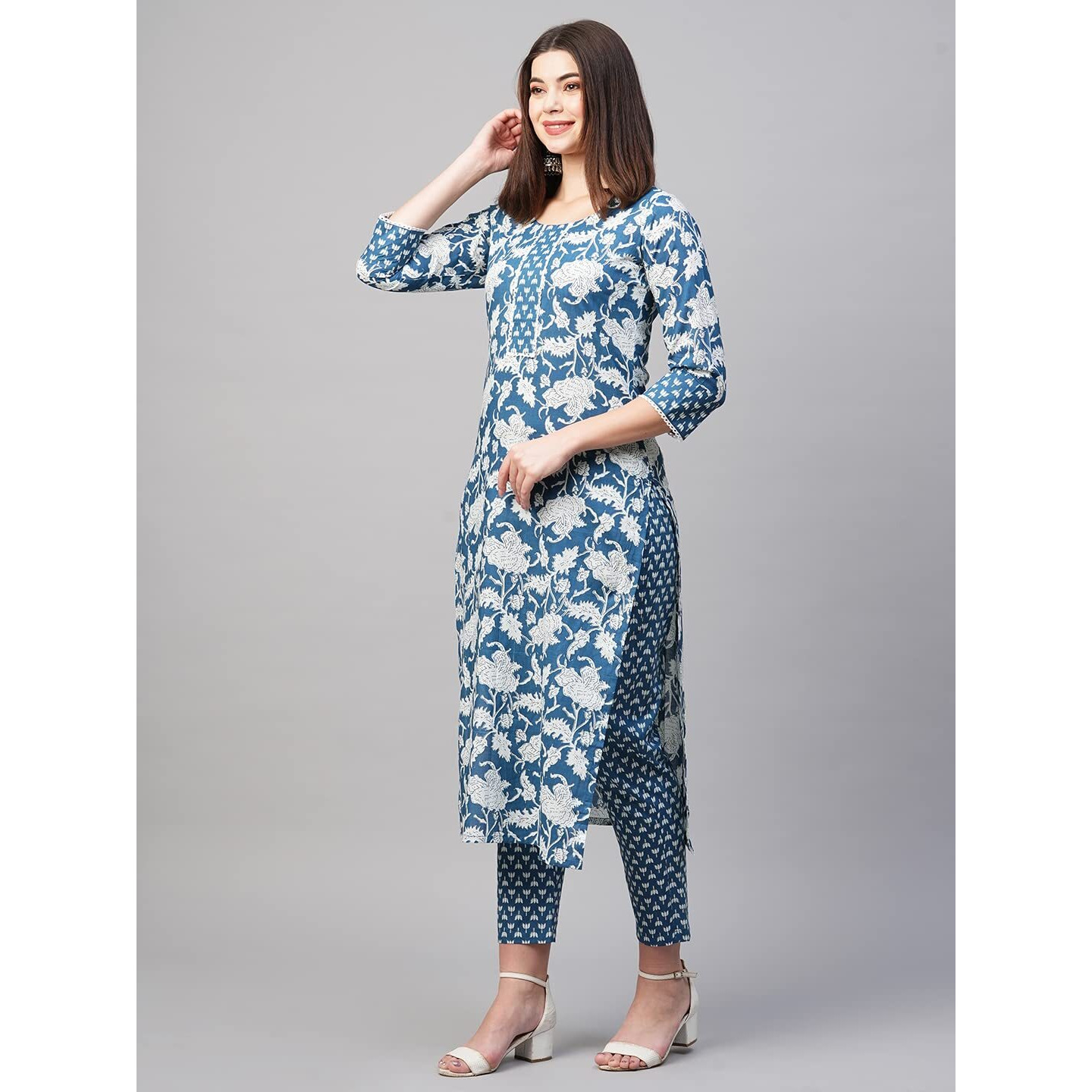 ANNI DESIGNER Women's Cotton Blend Printed Straight Kurta with Pant (Pustak Blue-GNw_S_White/Blue_Small)