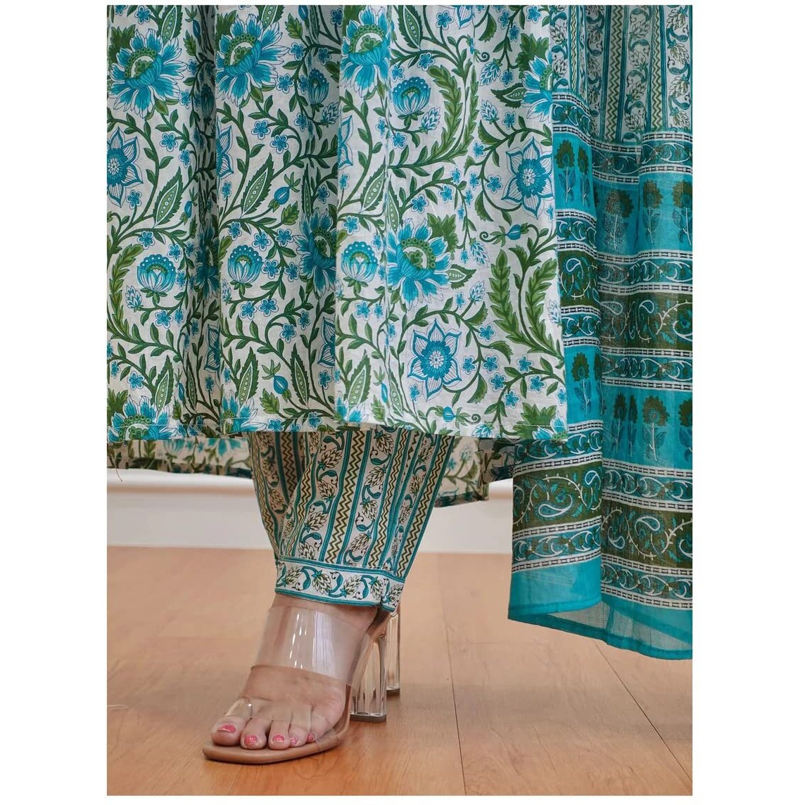 KLOSIA Women Floral Printed Kurta and Pant Set With Dupatta (Medium)