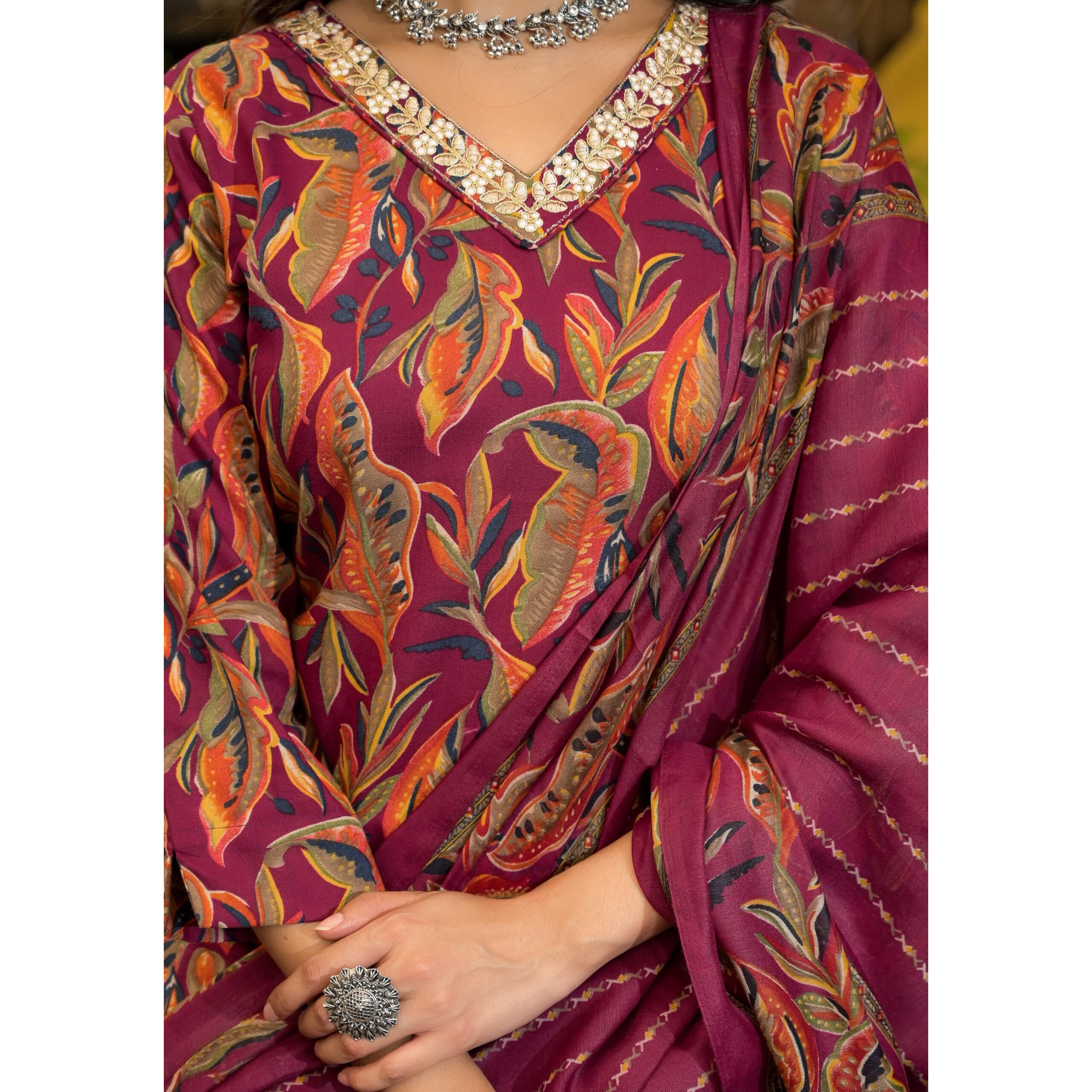 KLOSIA Women Printed Straight Kurta and Pant Set with Dupattas (in, Alpha, S, Red)