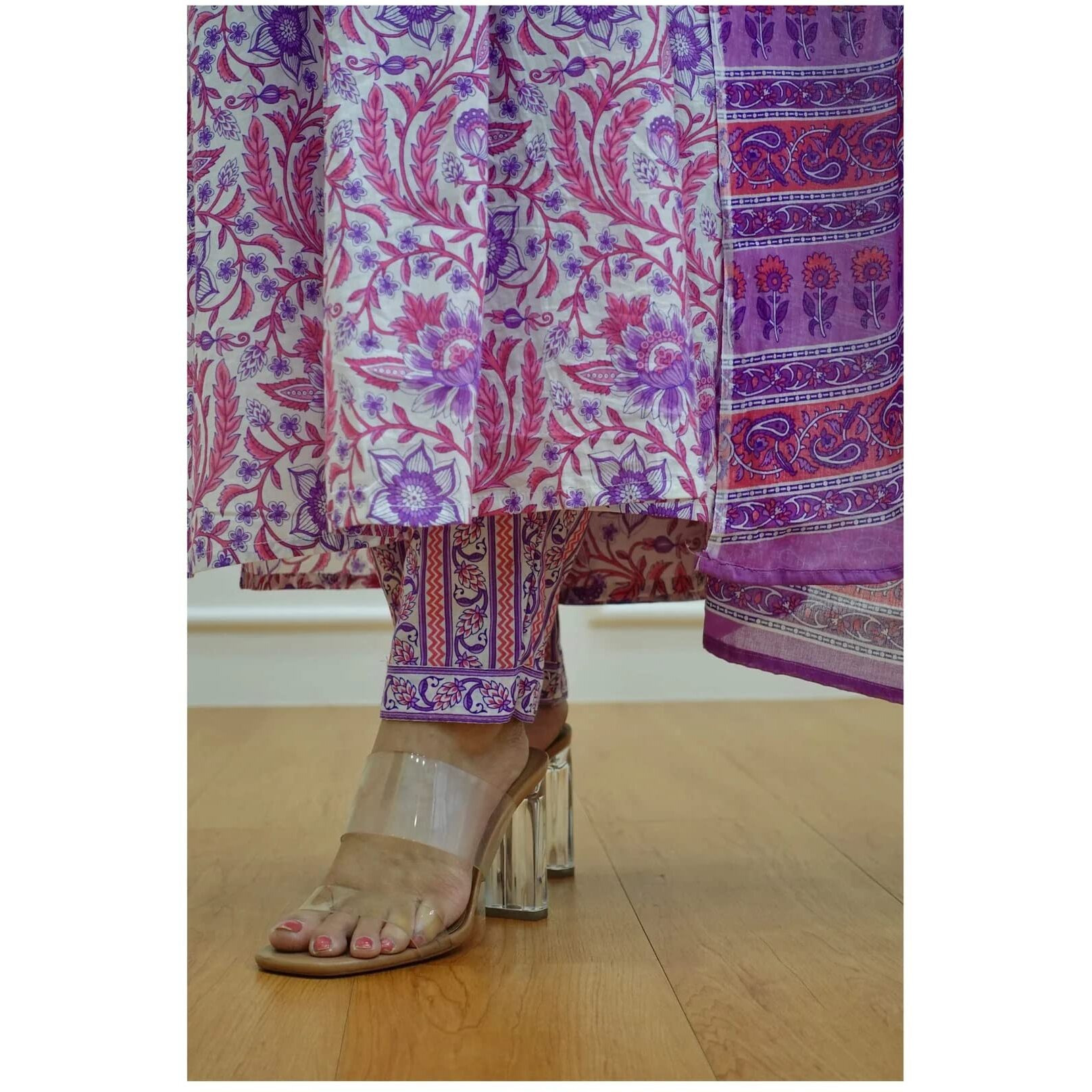 KLOSIA Women Floral Printed Kurta and Pant Set with Dupatta (Small) Pink