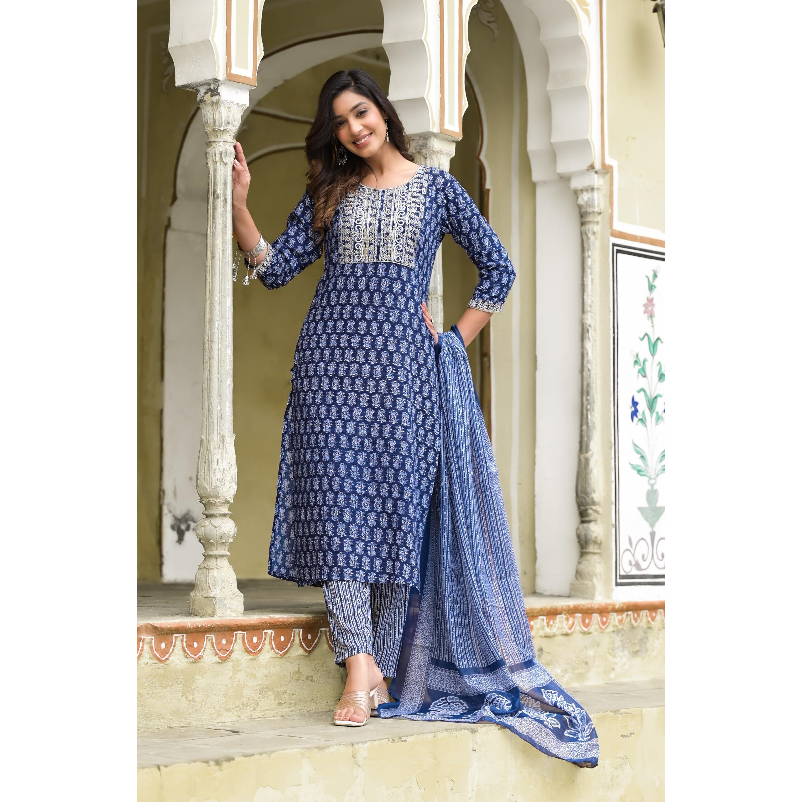 KLOSIA Women Straight Floral Printed Kurta and Pant Set with Dupatta | Ethnic Set | Dupatta Set | Suit Set | Kurta Set | Wedding Suit | (Large)