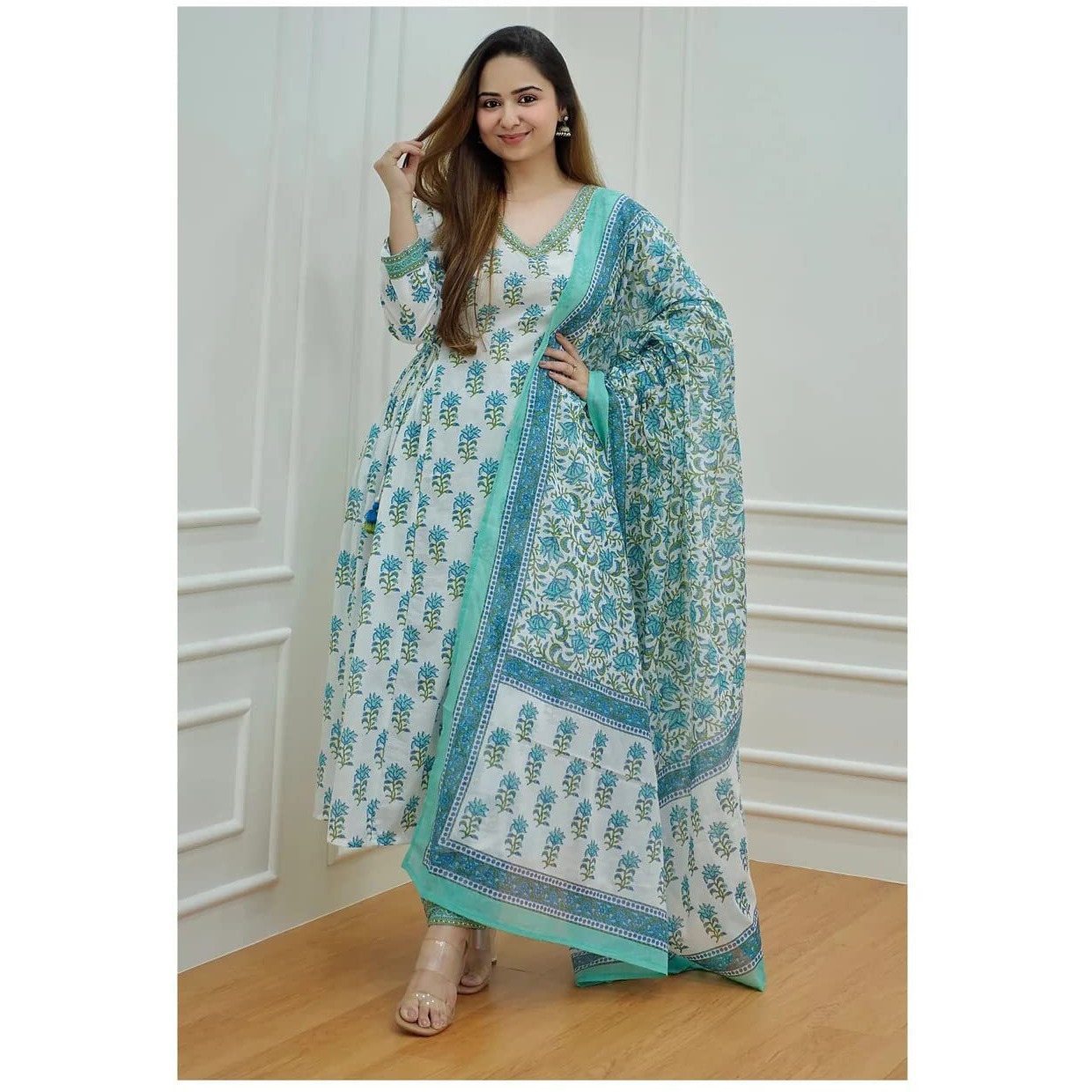KLOSIA Women Block Printed Kurta and Pant Set with Dupatta (Medium) White