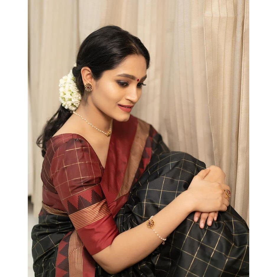 Flosive Women's Kanjivaram Silk Saree With Handloom Weaving Work With Blouse Piece (BLACK)