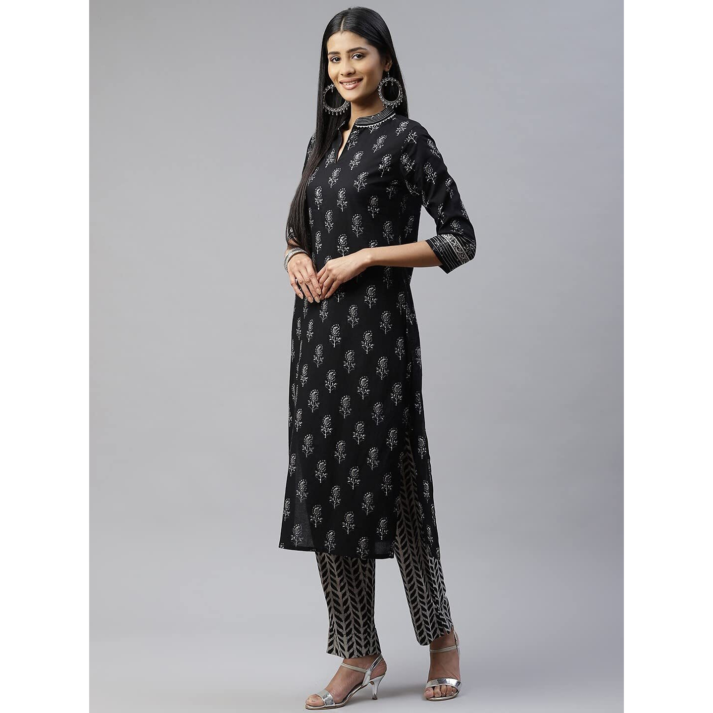 Vaamsi Women's Paisley Printed Straight Kurta Pant With Dupatta Set (VKSKD1182_Black_M)