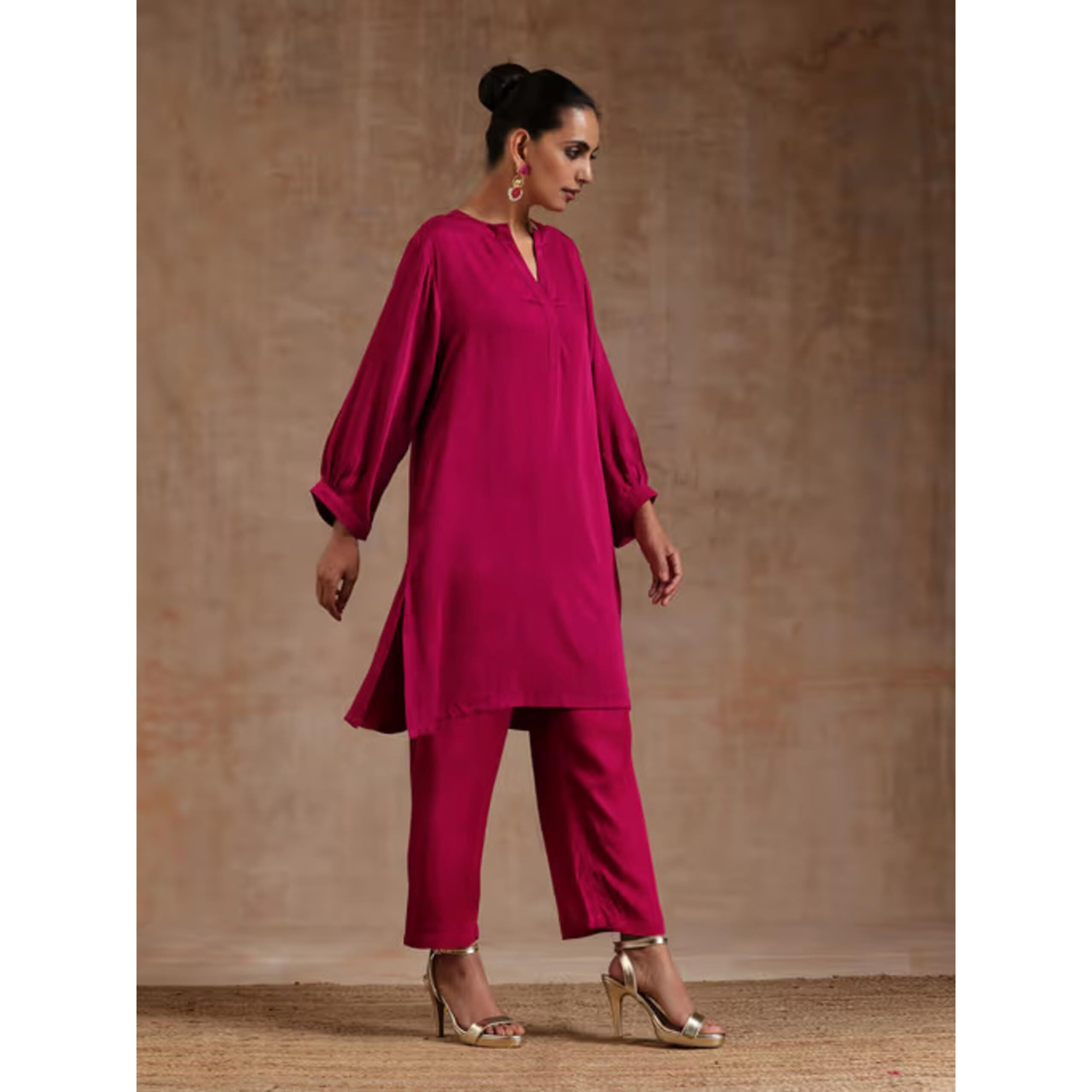 Modestouze Attires Women's Knee Length Oversized V Neck Cuffed Sleeves Kurti And Pant Set (Rani) (MAK91)