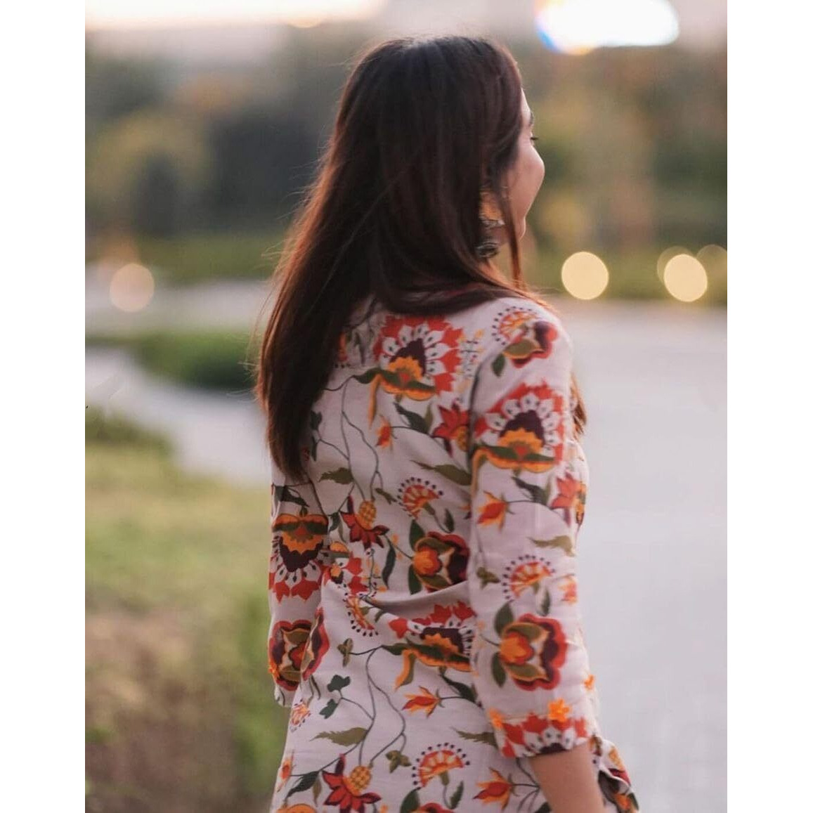 Modestouze Attires Women's Floral Printed Knee Length 3/4 Length Regular Sleeves Round Neck Kurta and Pant Set for Office Wear, Casual Wear, Regular Wear White