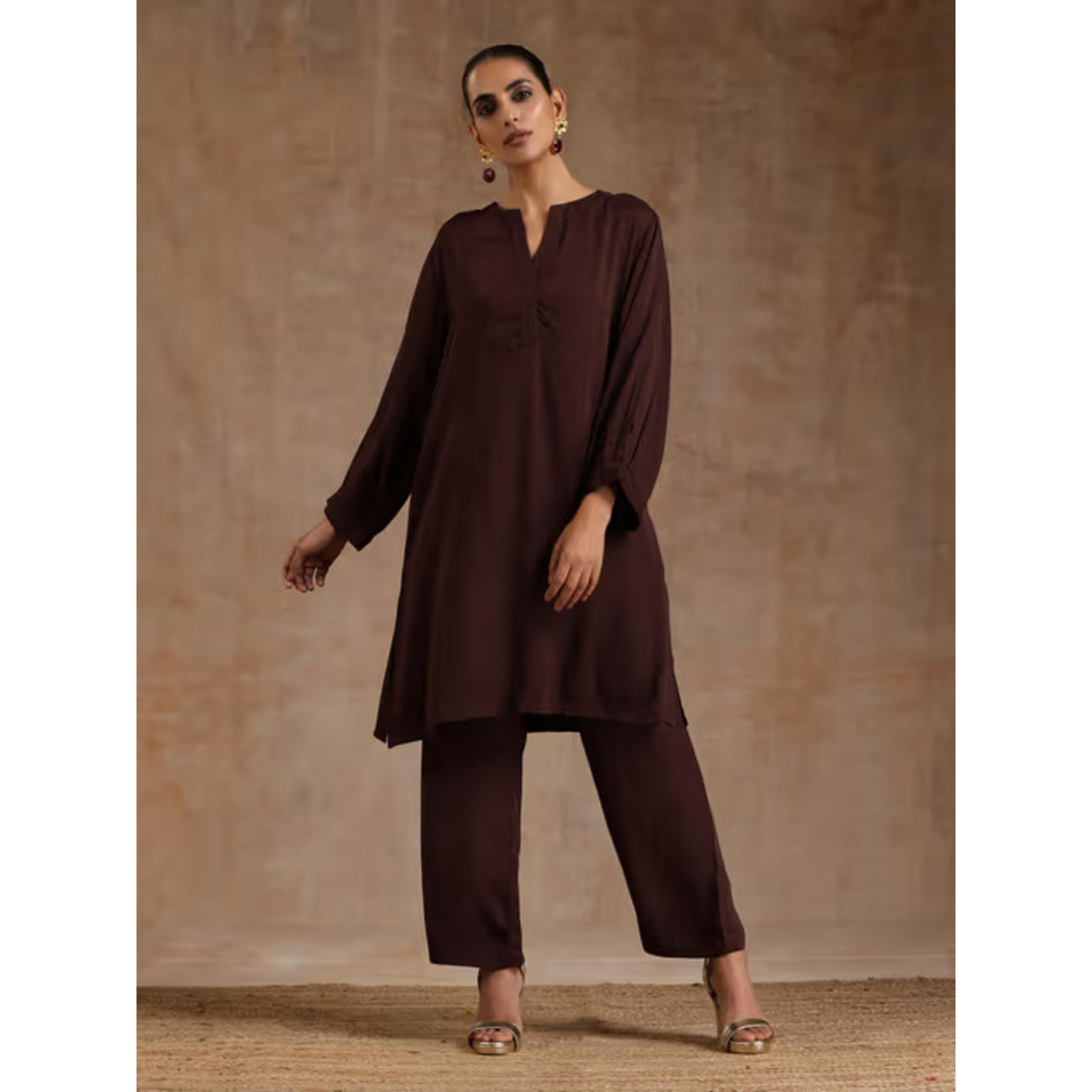 Modestouze Attires Women's Knee Length Oversized V Neck Cuffed Sleeves Kurti And Pant Set (Brown) (MAK91)