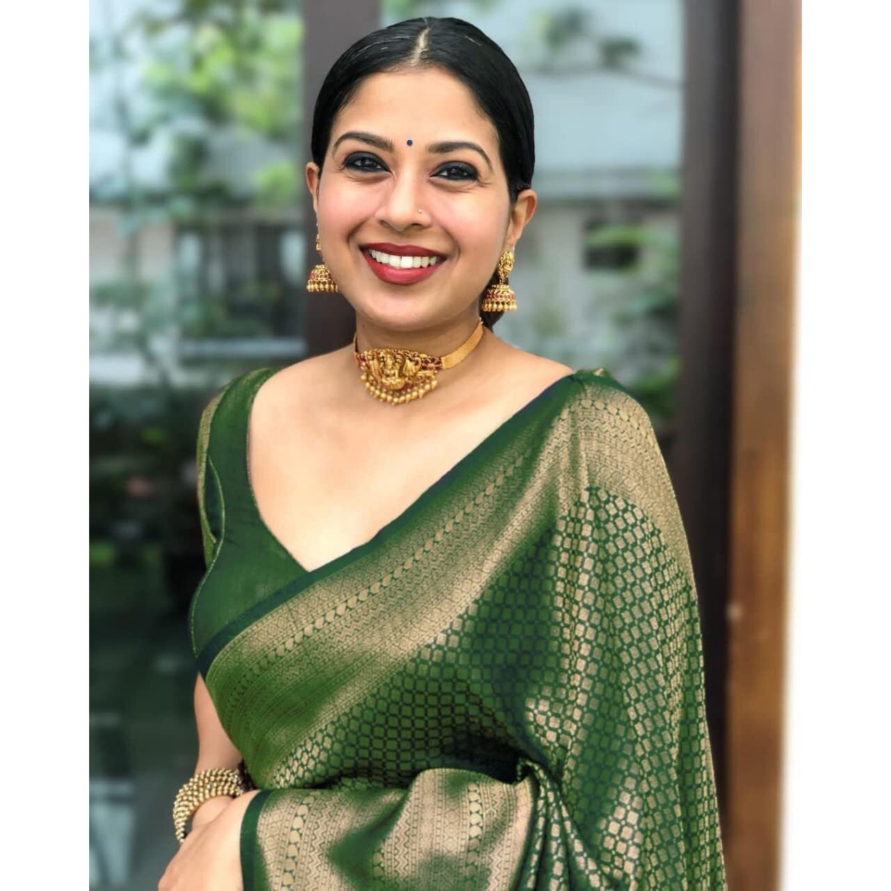 Anjaneya Sarees Woven Banarasi Silk Kanjivaram Sarees With Blouse (Green)