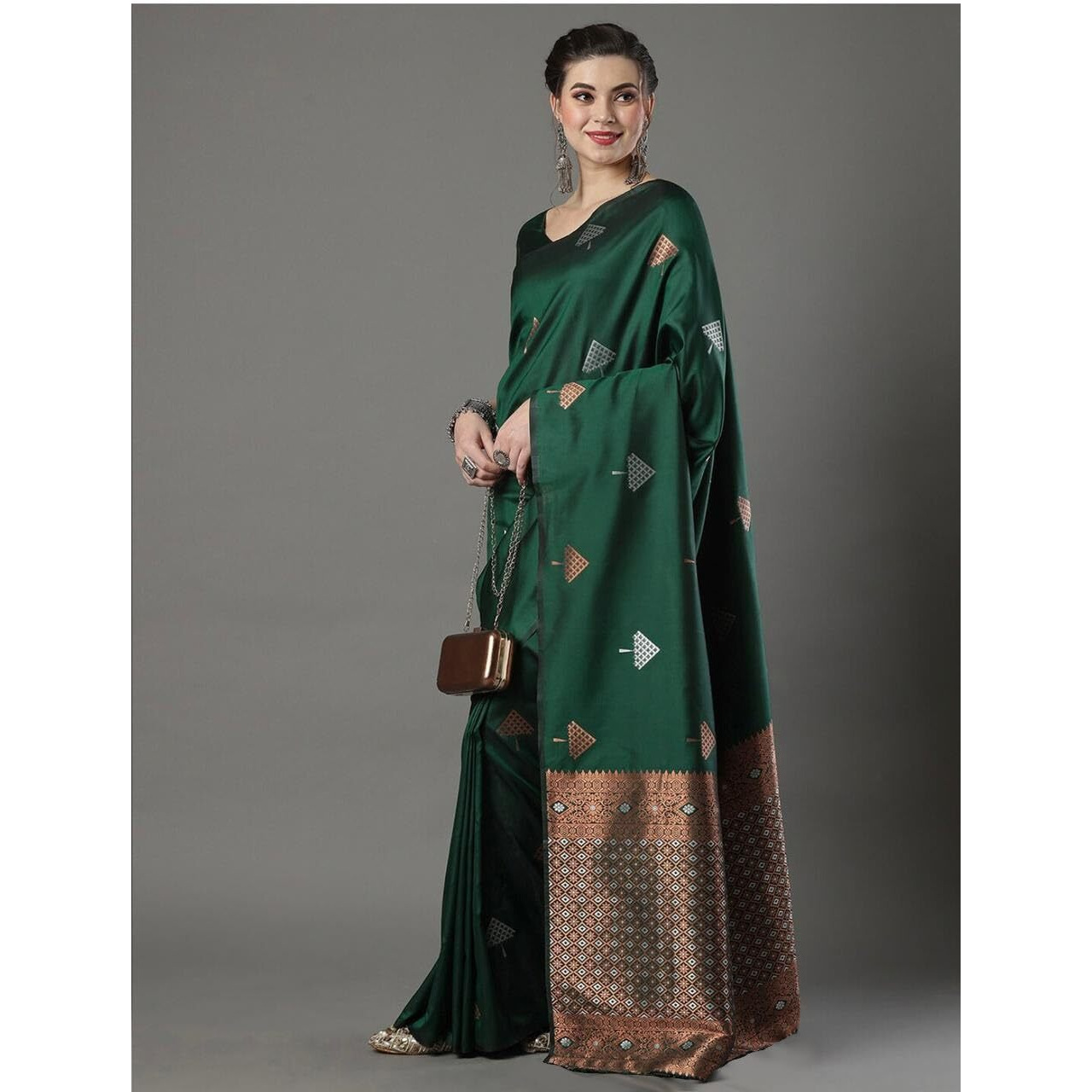 Flosive Woven Beautiful Mix Color Kanjivaram Silk Saree With Zari Weaving (GREEN)