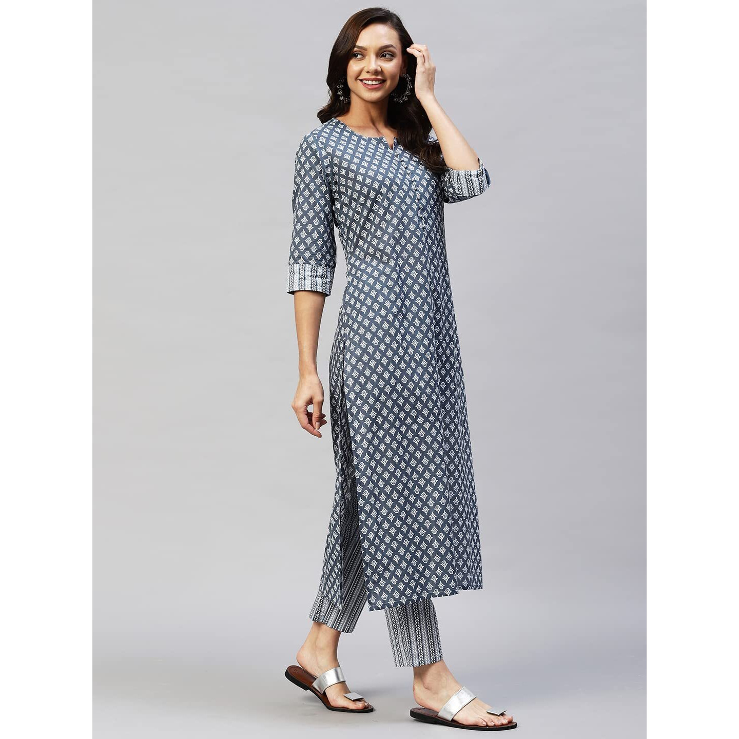 GoSriKi Women's Cotton Blend Straight Printed Kurta with Palazzo (Sumedha Blue_XXL-GO_ Blue_XX-Large)