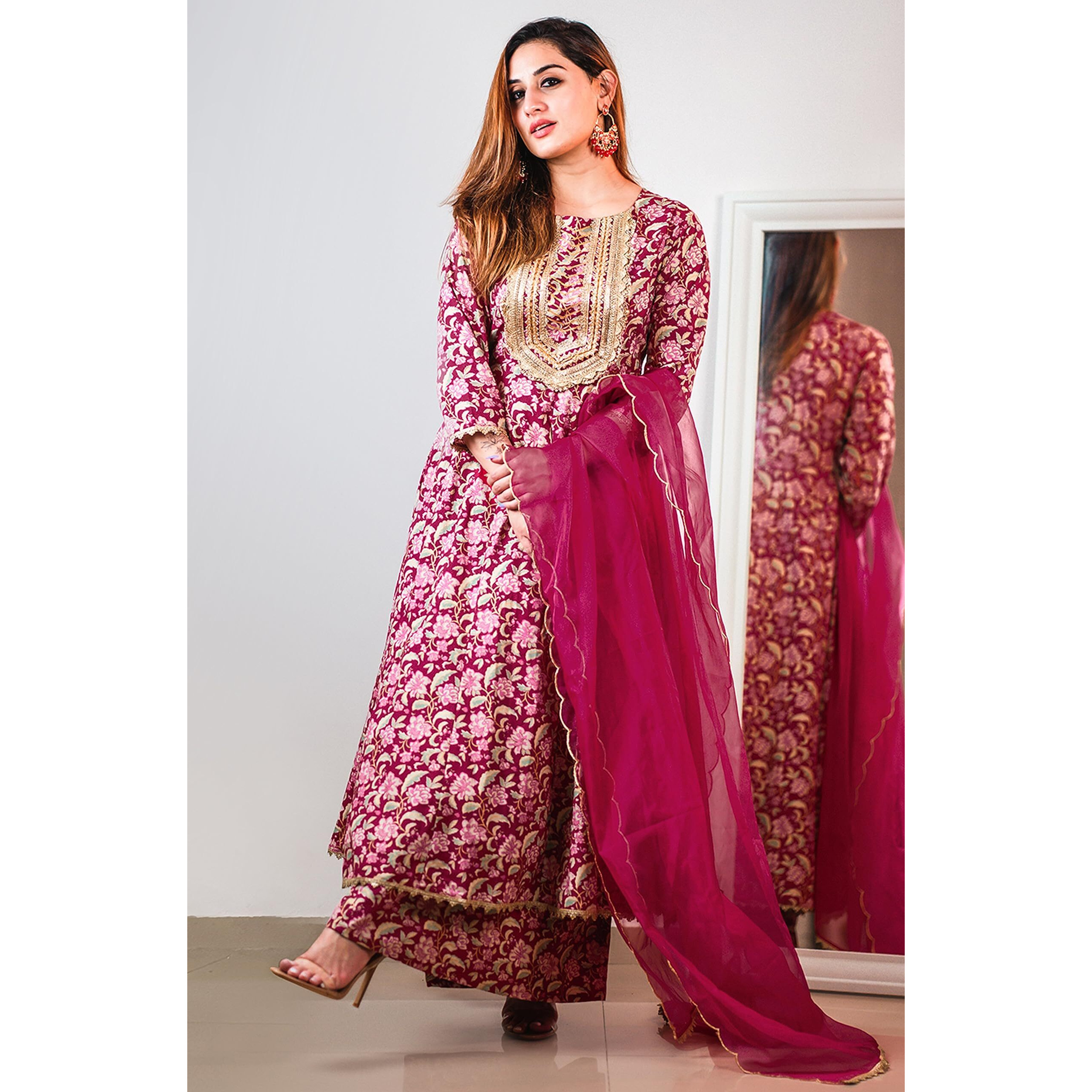 Janasya Women's Pink Cotton Foil Floral Printed Kurta with Palazzo and Dupatta(SET832-KR-PP-R-L)