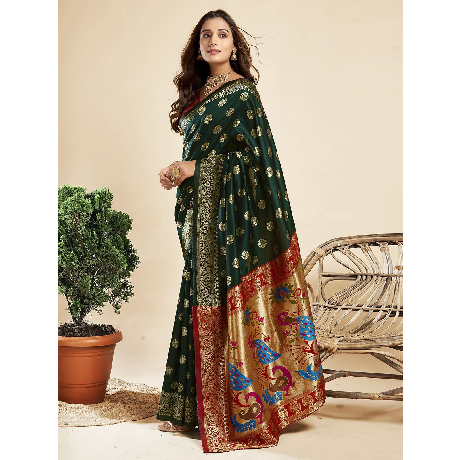 SWARON Women's Silk Blend Paithani Jacquard Work Saree with Unstitched Blouse Piece (3805S524NW_Dark Green & Red1)